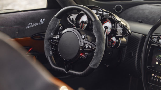 Pagani Huayra Roadster BC - siêu phẩm mui trần giá 3,4 triệu USD