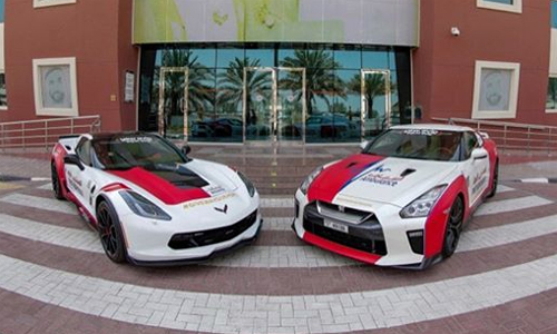 Chevrolet Corvette Z06 (trái) và Nissan GT-R trong đội xe của lực lượng cứu hộ cứu nạn Dubai. Ảnh: Twitter