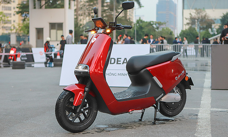 Xe máy điện Yadea G5 trong lần ra mắt tại Hà Nội. Ảnh: Lương Dũng