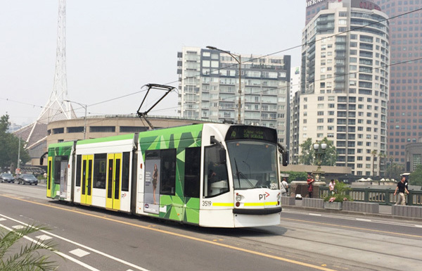 Xe tram (xe điện), phương tiện giao thông công cộng phổ biến ở Melbourne. Ảnh: Thoại Giang