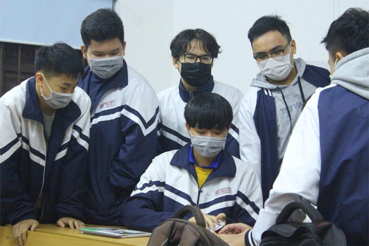 Học sinh Vĩnh Phúc đeo khẩu trang khi có hướng dẫn của Bộ Y tế. Ảnh: Nguyễn Thu Trang/THPT Trần Phú
