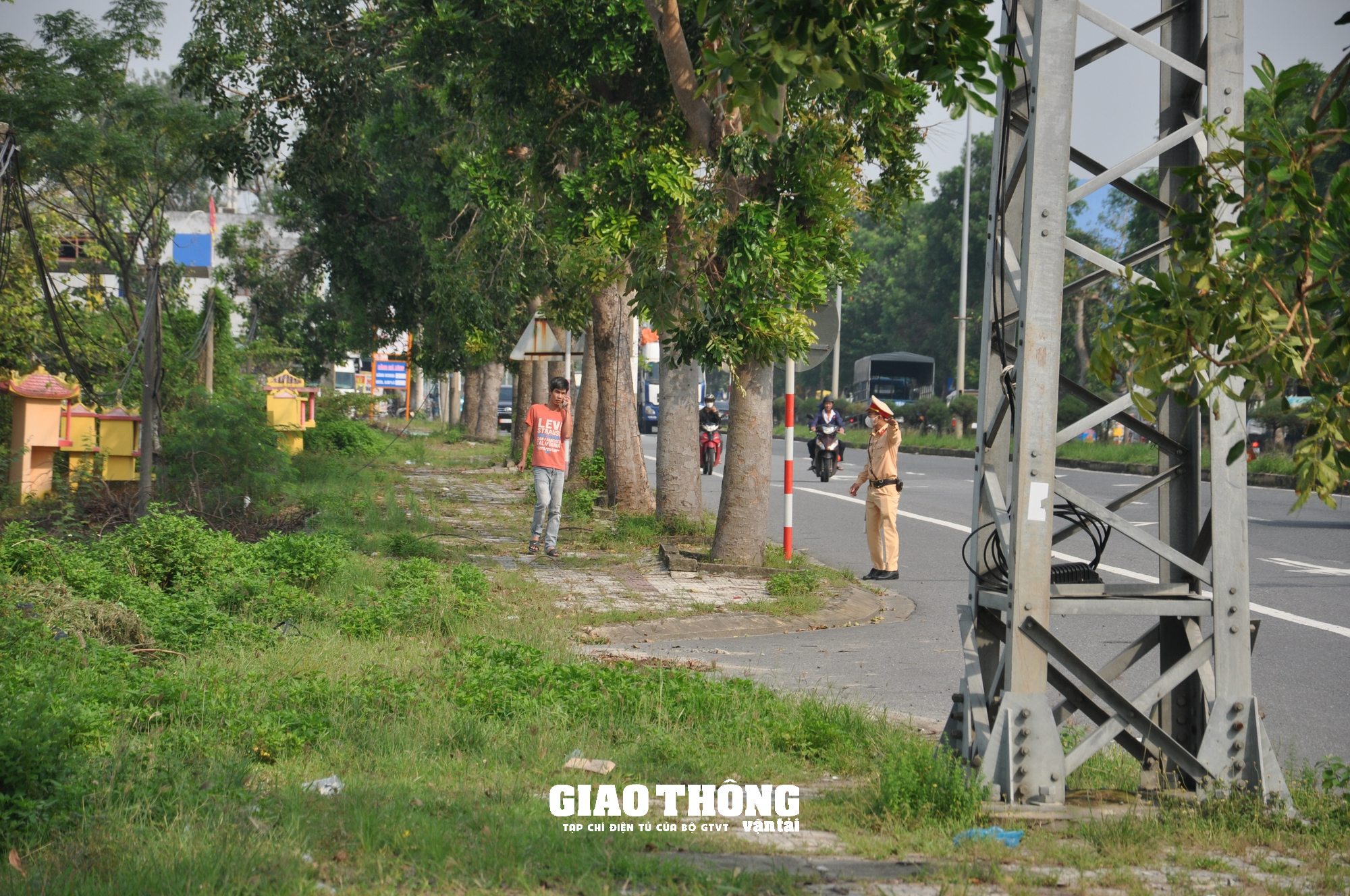 CSGT Đà Nẵng xử nghiêm, tài xế xe quá tải 46% bỏ chạy - Ảnh 5.