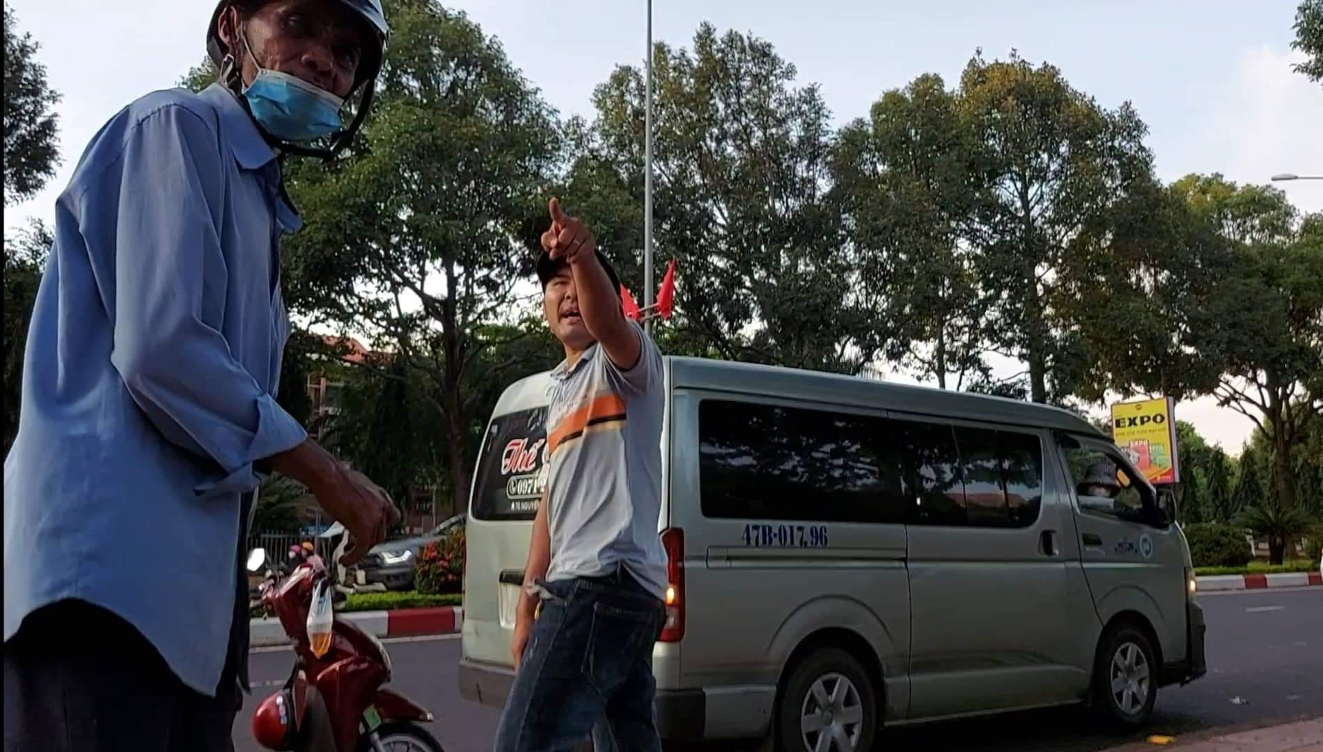 Giam đôc Công an Đắk Lắk chỉ đạo xử lý nghiêm tài xế hành hung phóng viên - Ảnh 1.