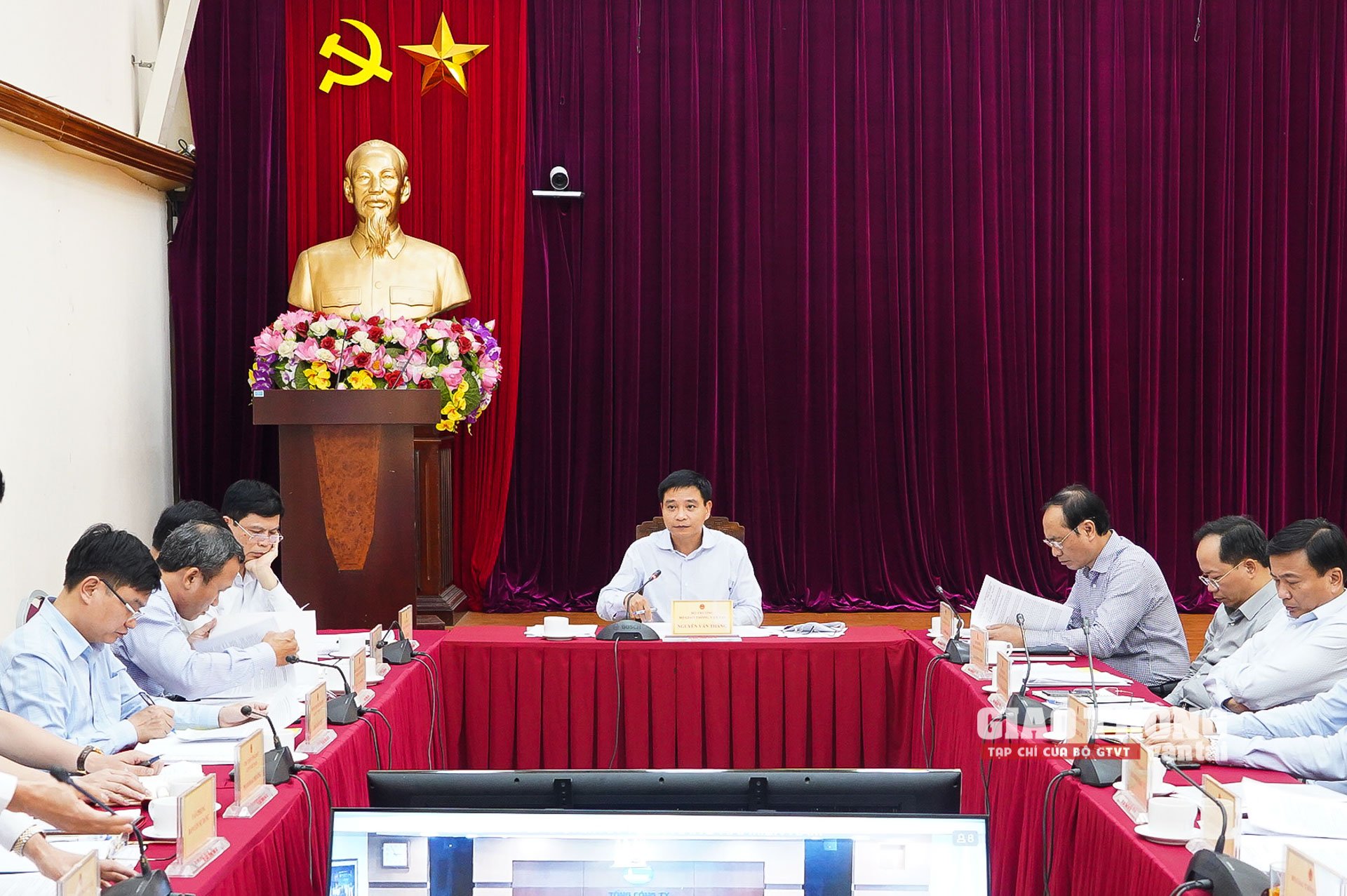 Lần đầu Bộ trưởng Nguyễn Văn Thắng chủ trì hội nghị giao ban Bộ GTVT  - Ảnh 1.
