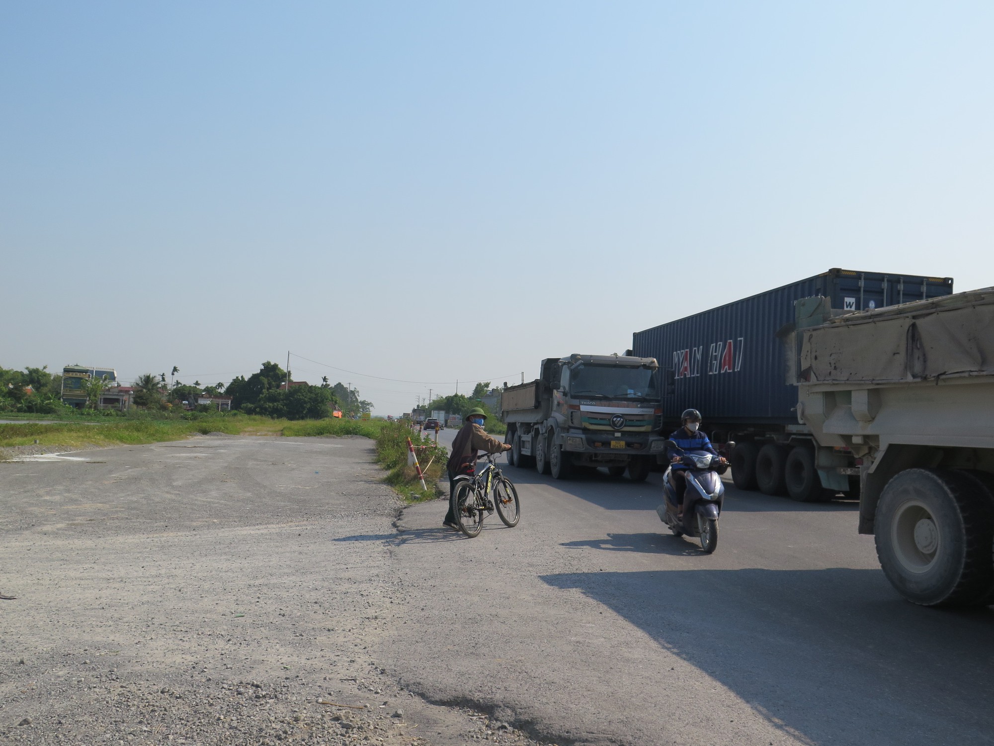 Dự án mở rộng đường tại Hà Nam bảo đảm ATGT sơ sài, &quot;báo động đỏ&quot; tai nạn giao thông - Ảnh 3.