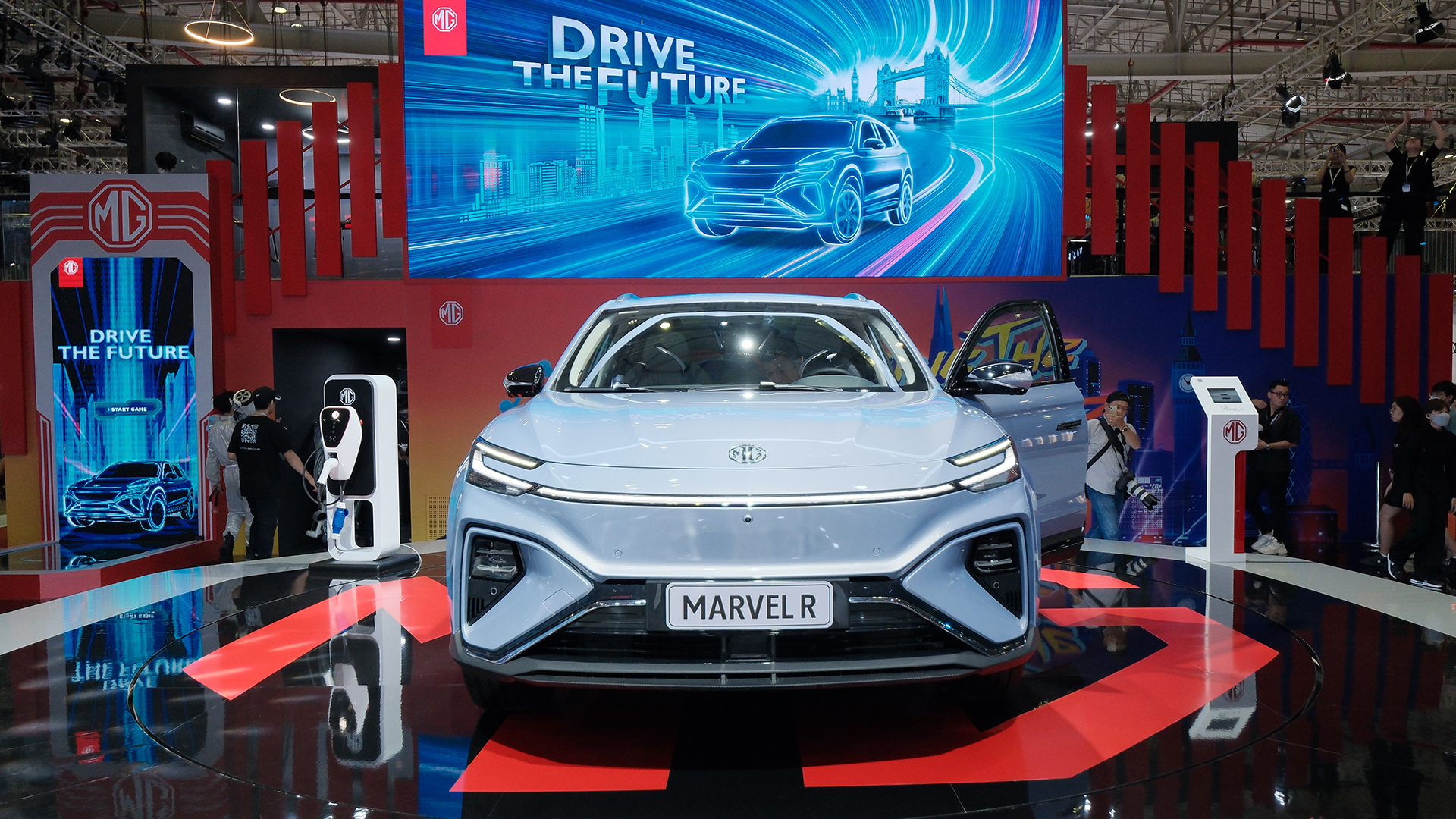 Xe điện MG4 và MG Marvel R lần đầu ra mắt khách Việt - Ảnh 4.