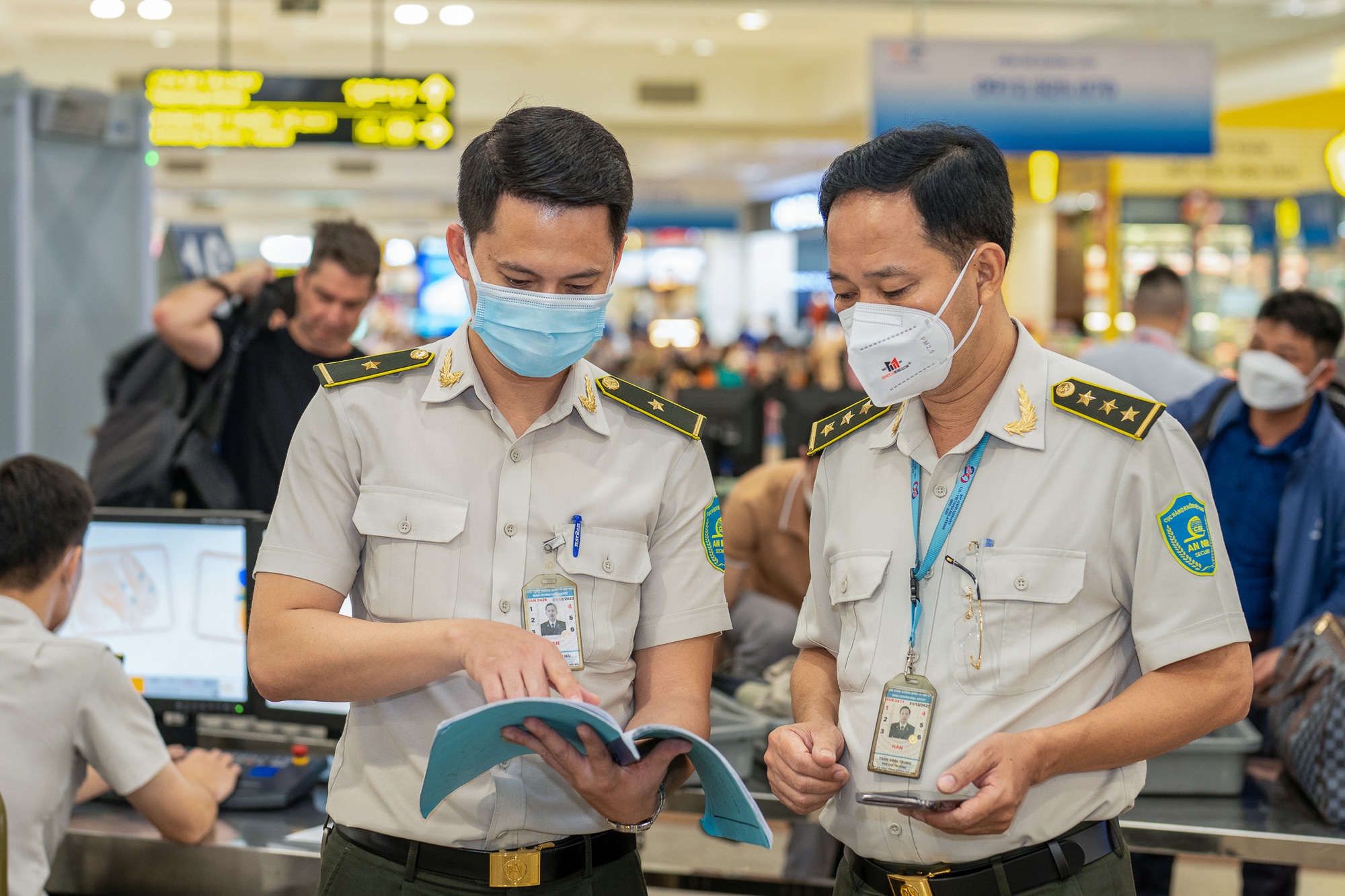 Chuyện &quot;đánh án&quot; gay cấn ở sân bay Nội Bài tìm lại tài sản cho khách   - Ảnh 6.