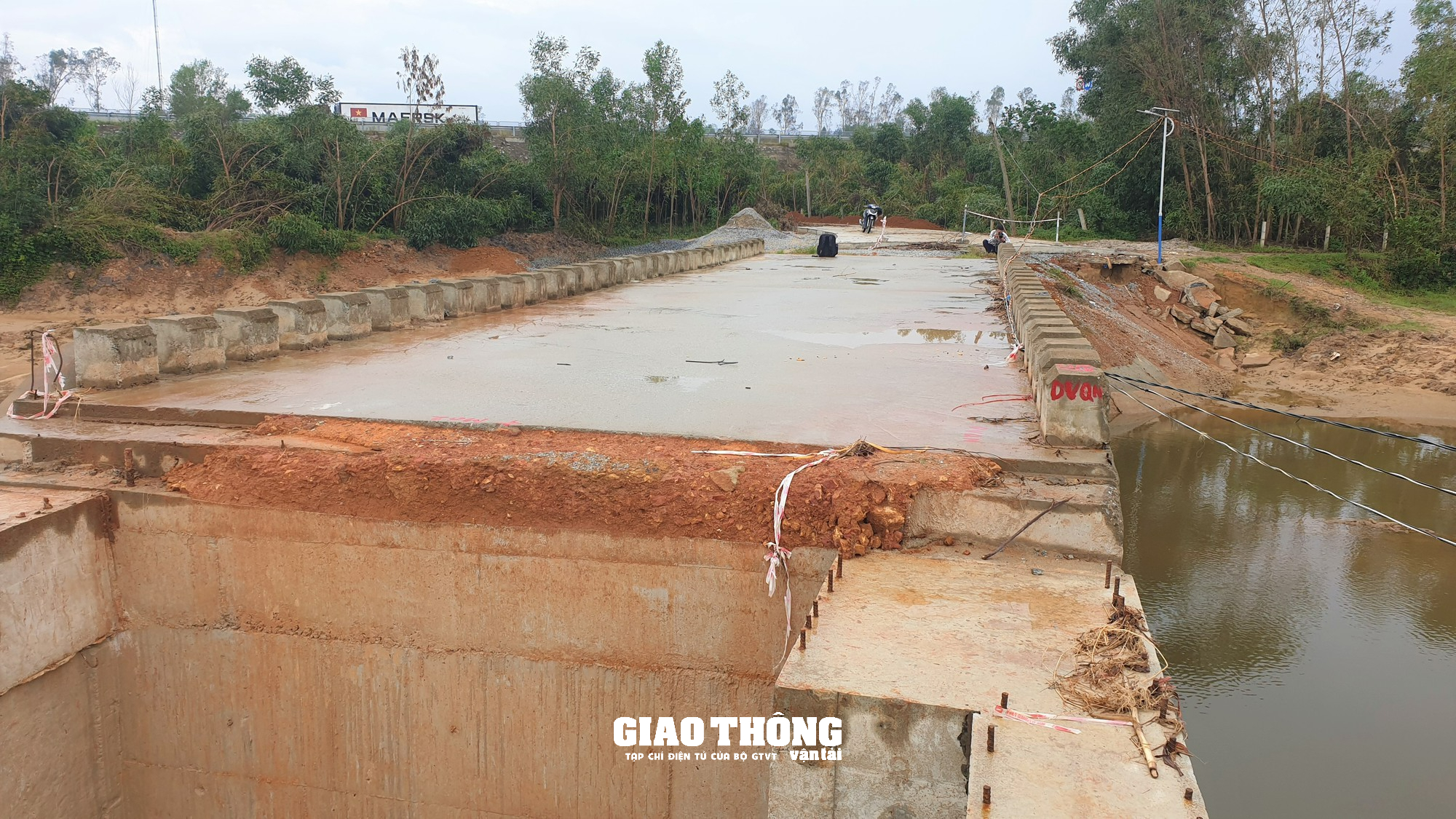 Công trình cầu tiền tỷ ở Quảng Nam xây gần 3 năm vẫn dang dở, ngổn ngang - Ảnh 7.