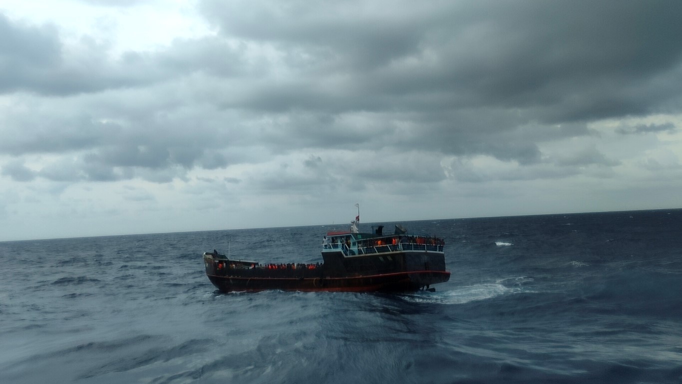 Cứu kịp thời hơn 300 công dân Sri Lanka đang hoảng loạn, trôi dạt trên vùng biển Vũng Tàu

 - Ảnh 1.