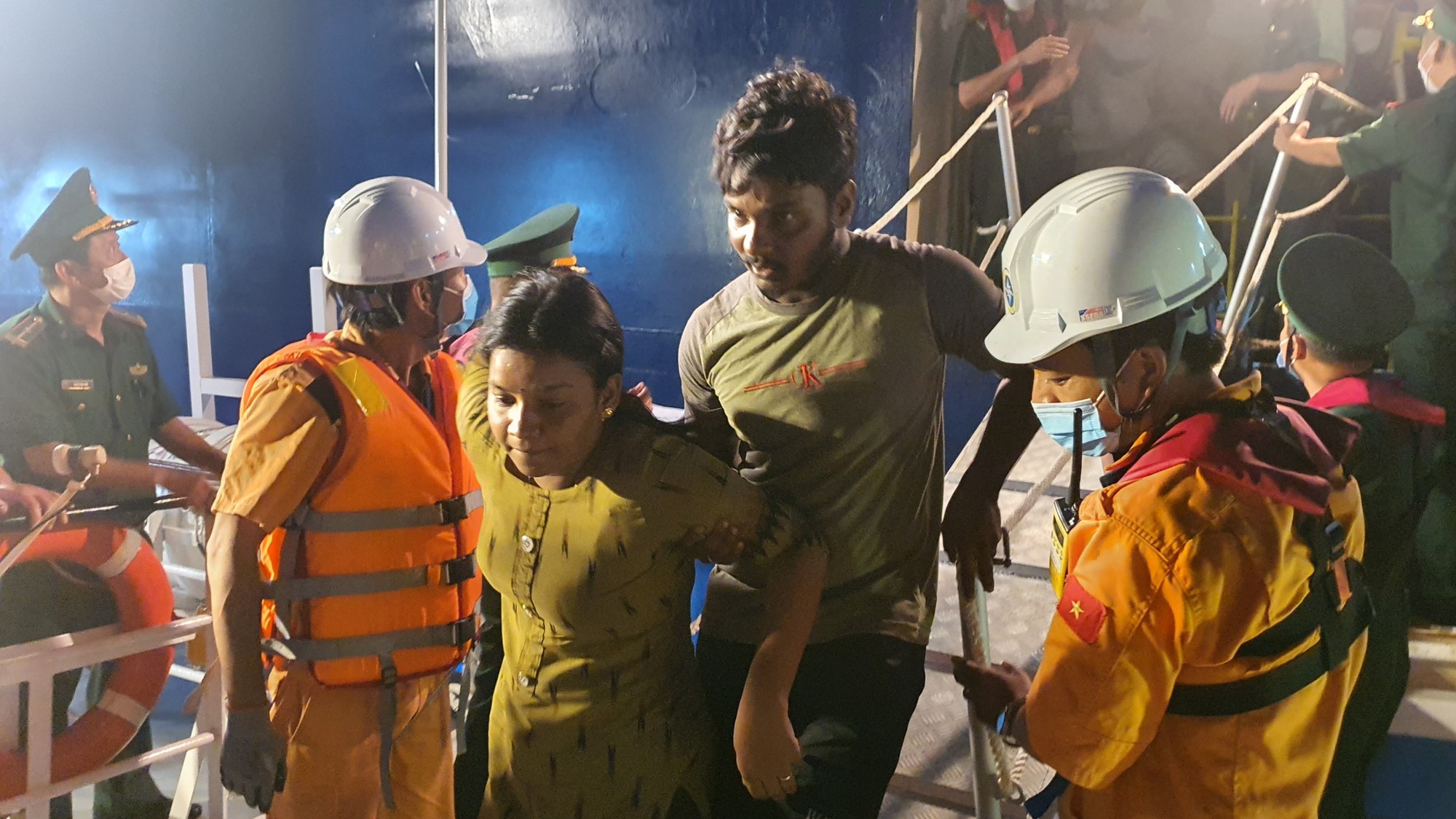 Hình ảnh mới nhất về 303 công dân Sri Lanka trôi dạt trên biển được đưa về Vũng Tàu   - Ảnh 6.