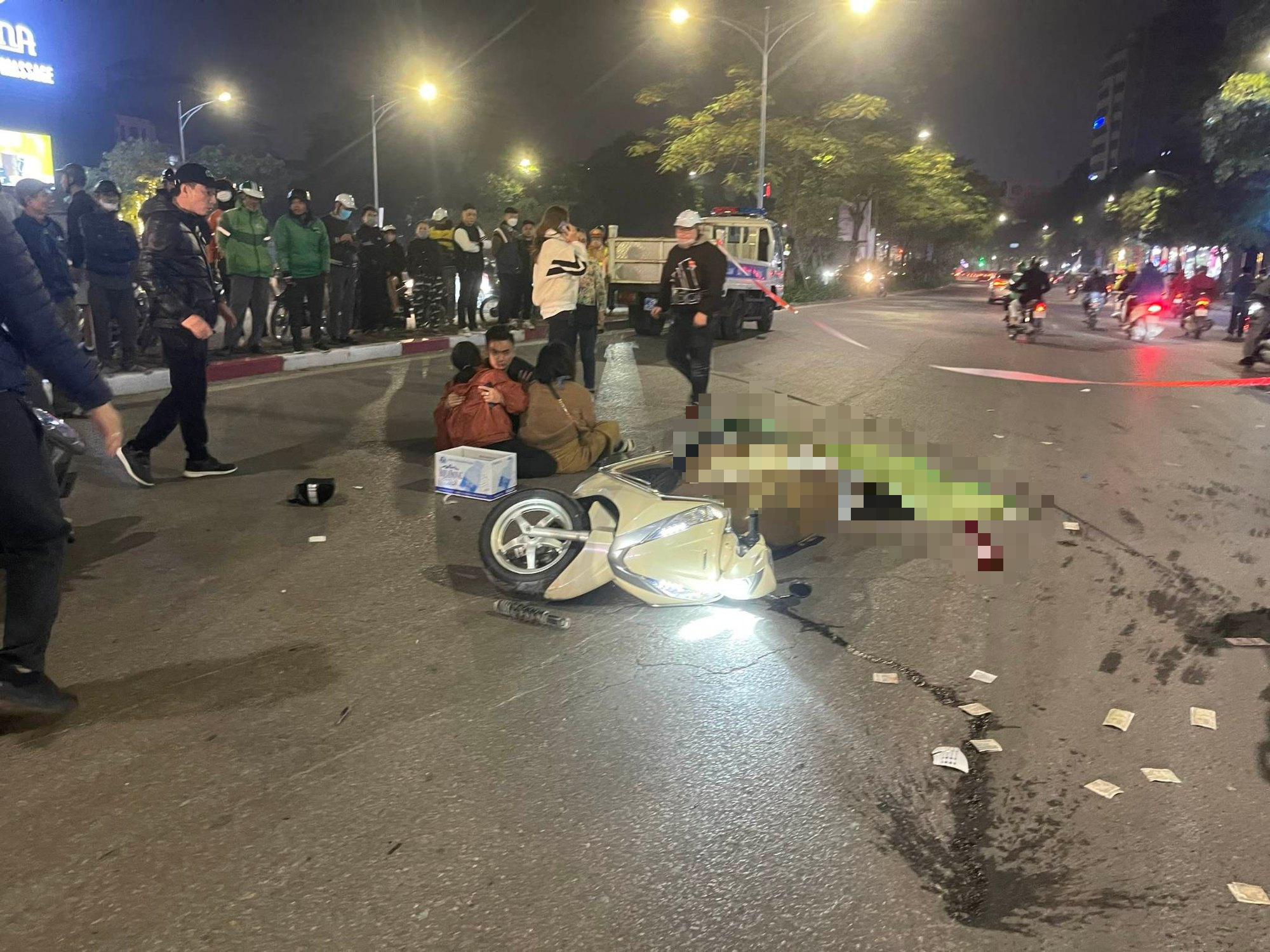 Hà Nội: Cảnh sát truy tìm tài xế gây TNGT chết người bỏ chạy - Ảnh 1.