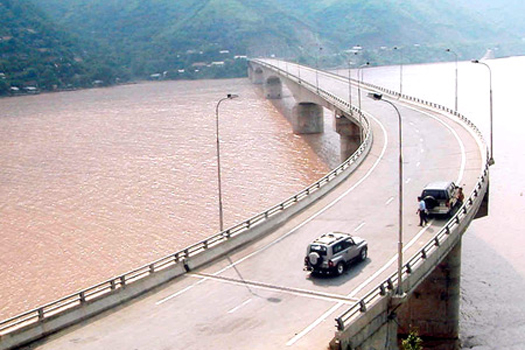 Người dân Sơn La mong ước có cầu vượt sông Đà kết nối Mộc Châu - Ảnh 2.