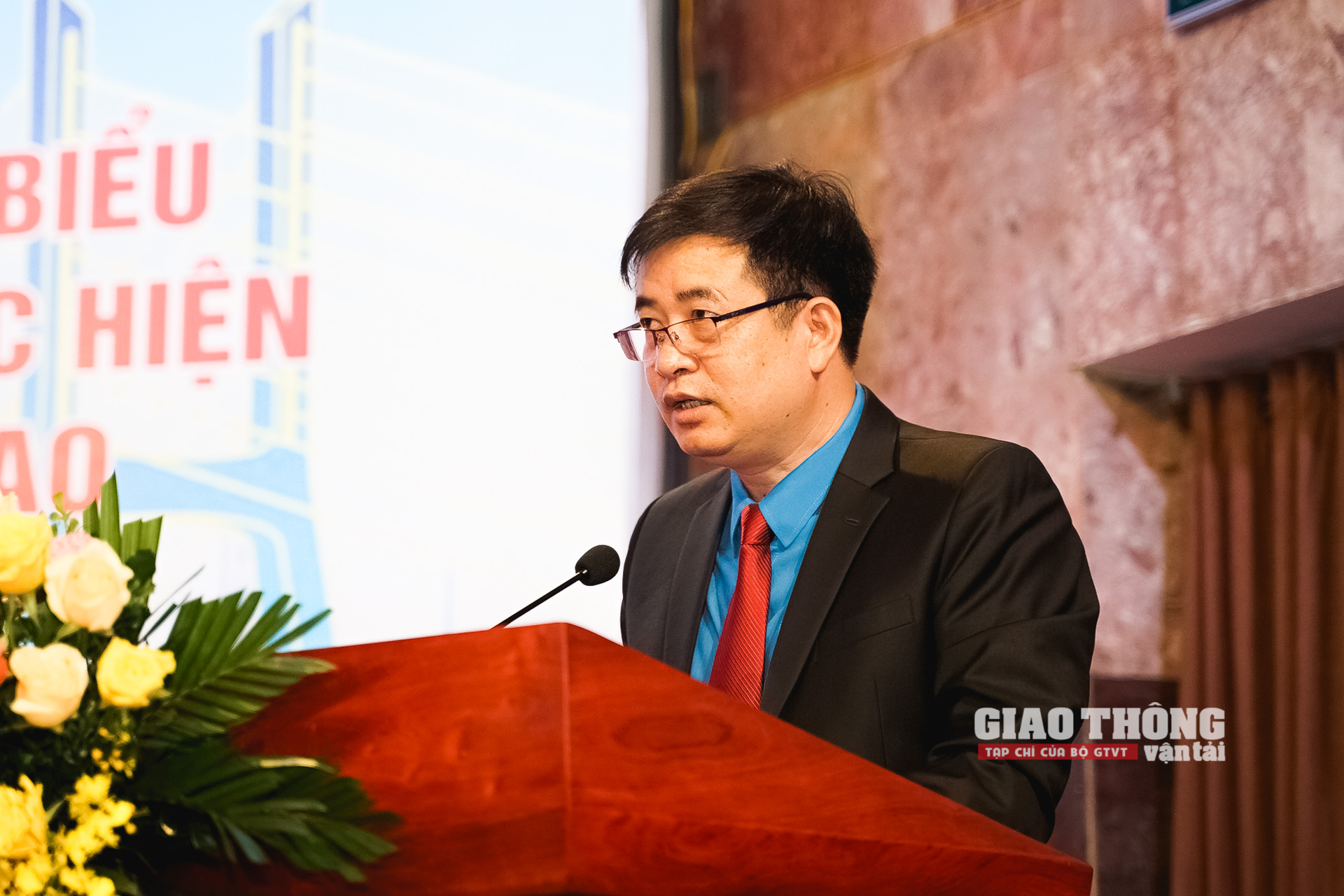 Chủ tịch Công đoàn GTVT Việt Nam Phạm Hoài Phương phát biểu tại hội nghị