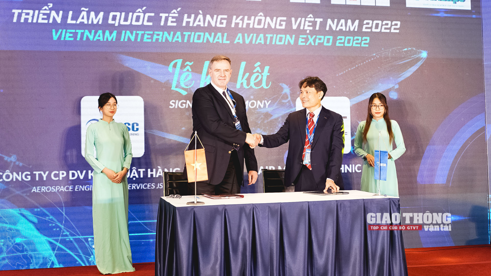 Ấn tượng Triển lãm Quốc tế Hàng không Việt Nam - VIAE 2022 - Ảnh 5.