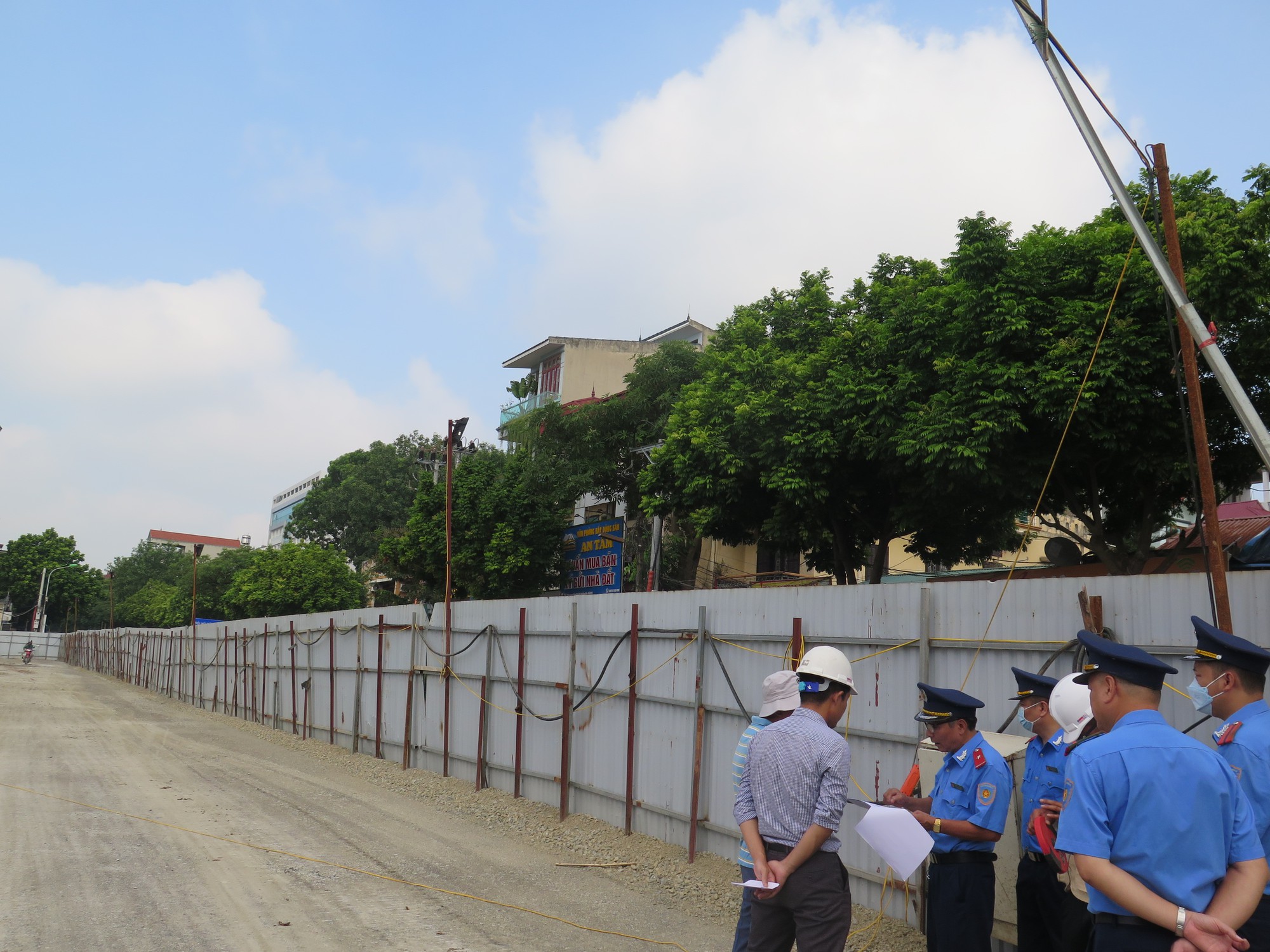 Tiếp bài Dự án khu đô thị xâm lấn đường ở Hà Nội: Công ty CP Him Lam thi công sai giấy phép - Ảnh 6.