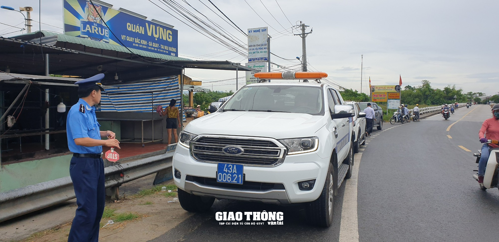 Lập lại trật tự hành lang ATGT đường bộ trên QL1 ở Quảng Nam - Ảnh 16.