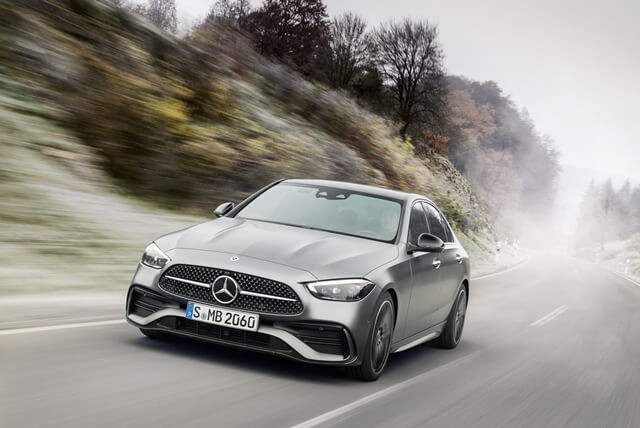 Mercedes triệu hồi hàng loạt xe vì nguy cơ chập điện và viền cửa kính có thể bung - Ảnh 1.