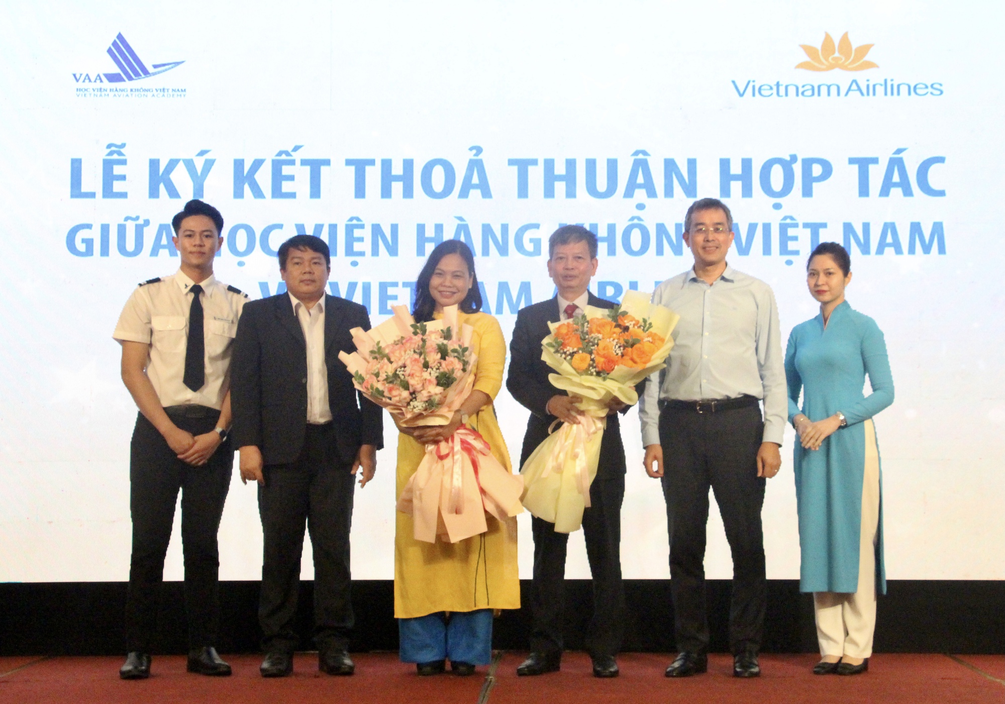 Học viện Hàng Không ký thỏa thuận hợp tác với Vietnam Airlines - Ảnh 1.