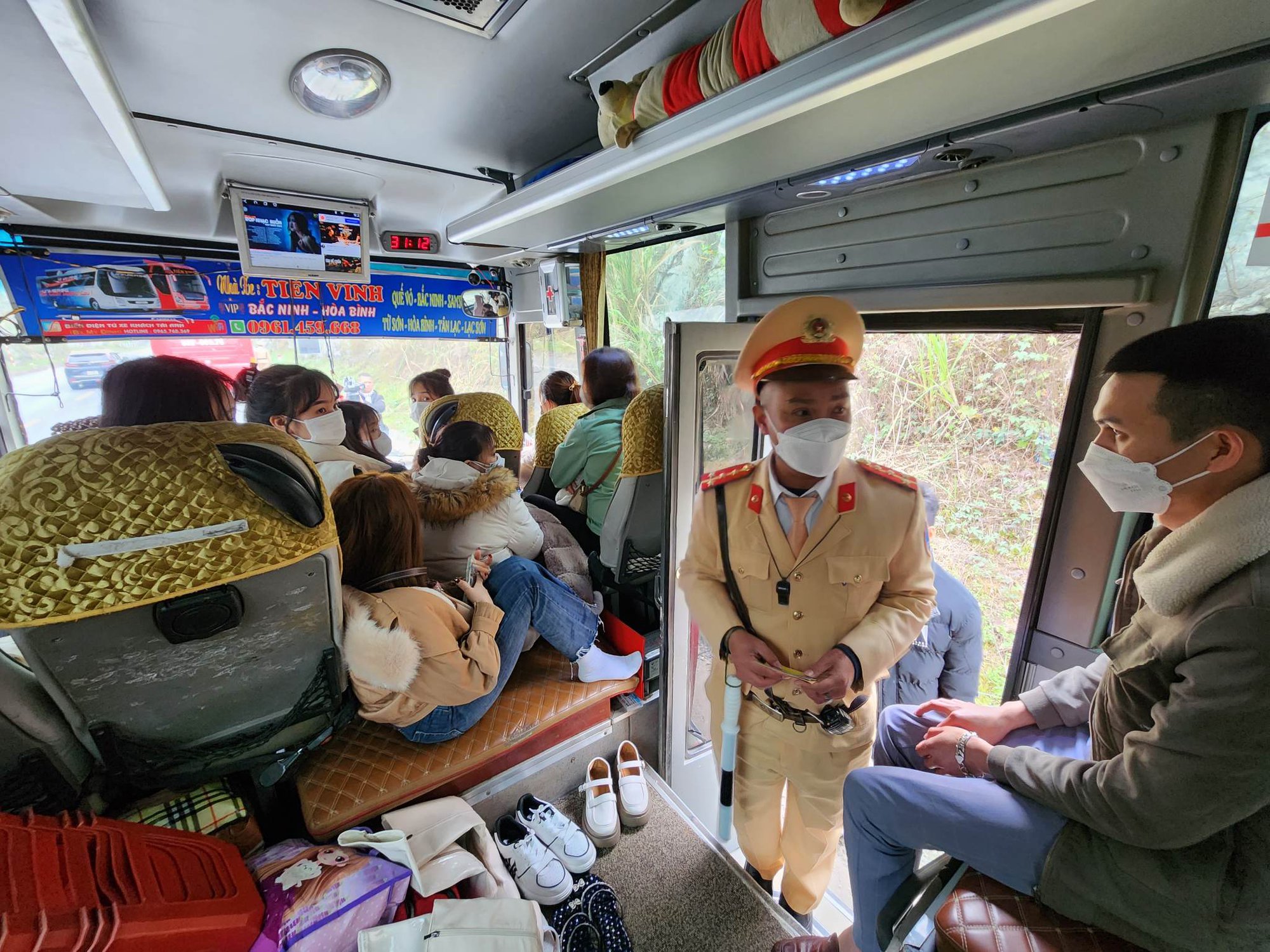 Toàn quốc hơn 100 người thương vong do TNGT trong 3 ngày nghỉ Tết Dương lịch - Ảnh 1.