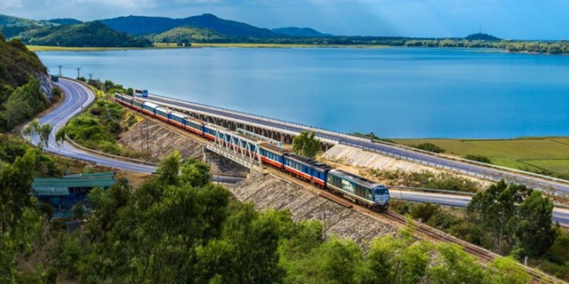 Bắt đầu nâng cấp đường sắt Nha Trang – Sài Gòn lên vận tốc 100km/h - Ảnh 2.