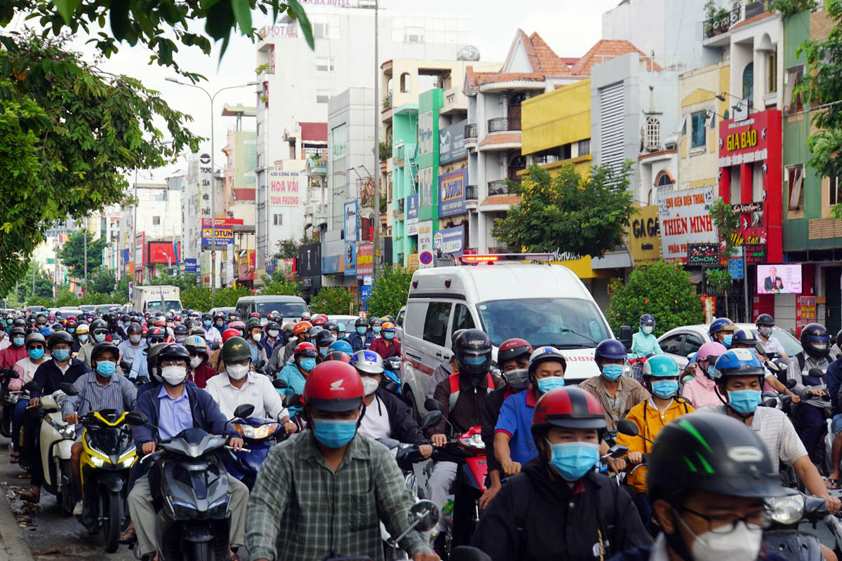 Các giải pháp nâng cao an toàn cho người đi xe máy tại Việt Nam: Kết quả từ phương pháp nghiên cứu định tính - Ảnh 2.