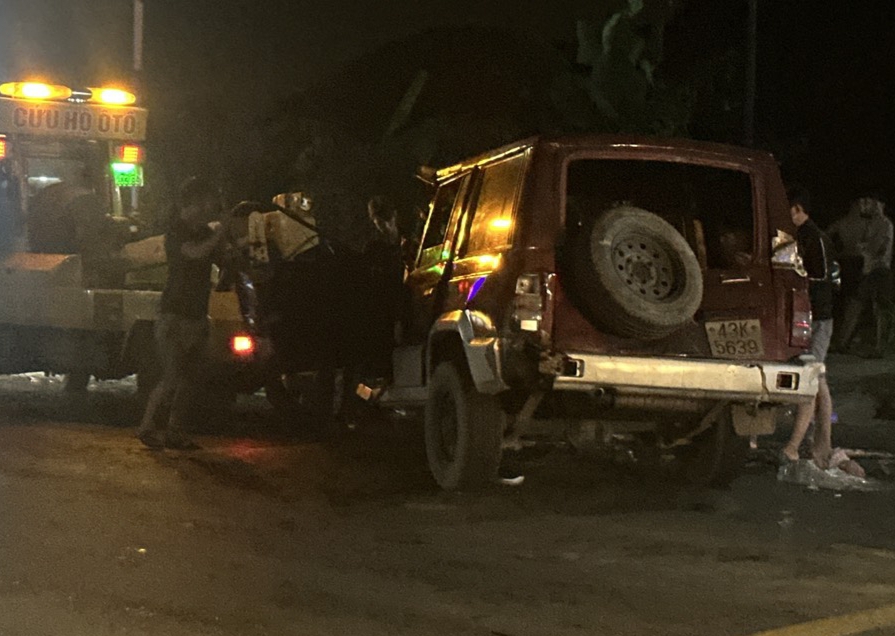 TNGT giữa ôtô khách và ôtô con ở Đà Nẵng, 1 người tử vong tại chỗ  - Ảnh 4.