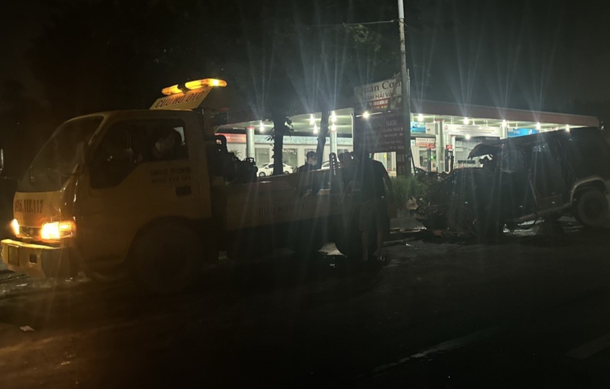 TNGT giữa ôtô khách và ôtô con ở Đà Nẵng, 1 người tử vong tại chỗ  - Ảnh 5.