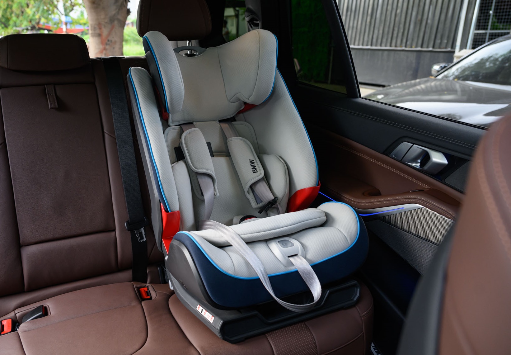 Đà Nẵng tìm giải pháp nâng cao an toàn cho trẻ em khi tham gia giao thông trên ô tô - Ảnh 2.