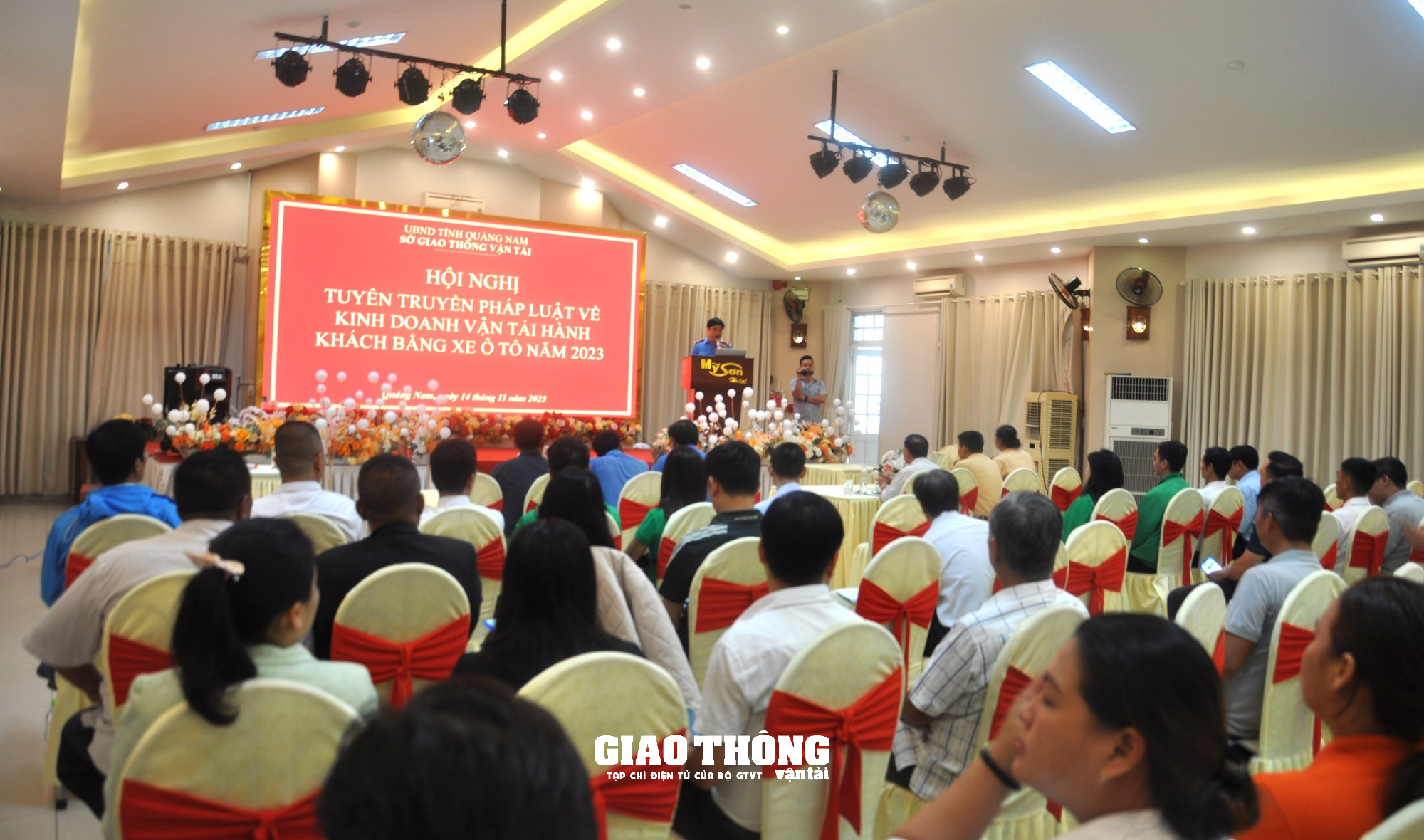 Quảng Nam: Doanh nghiệp vận tải hành khách cam kết chấp hành pháp luật về TTATGT- Ảnh 8.