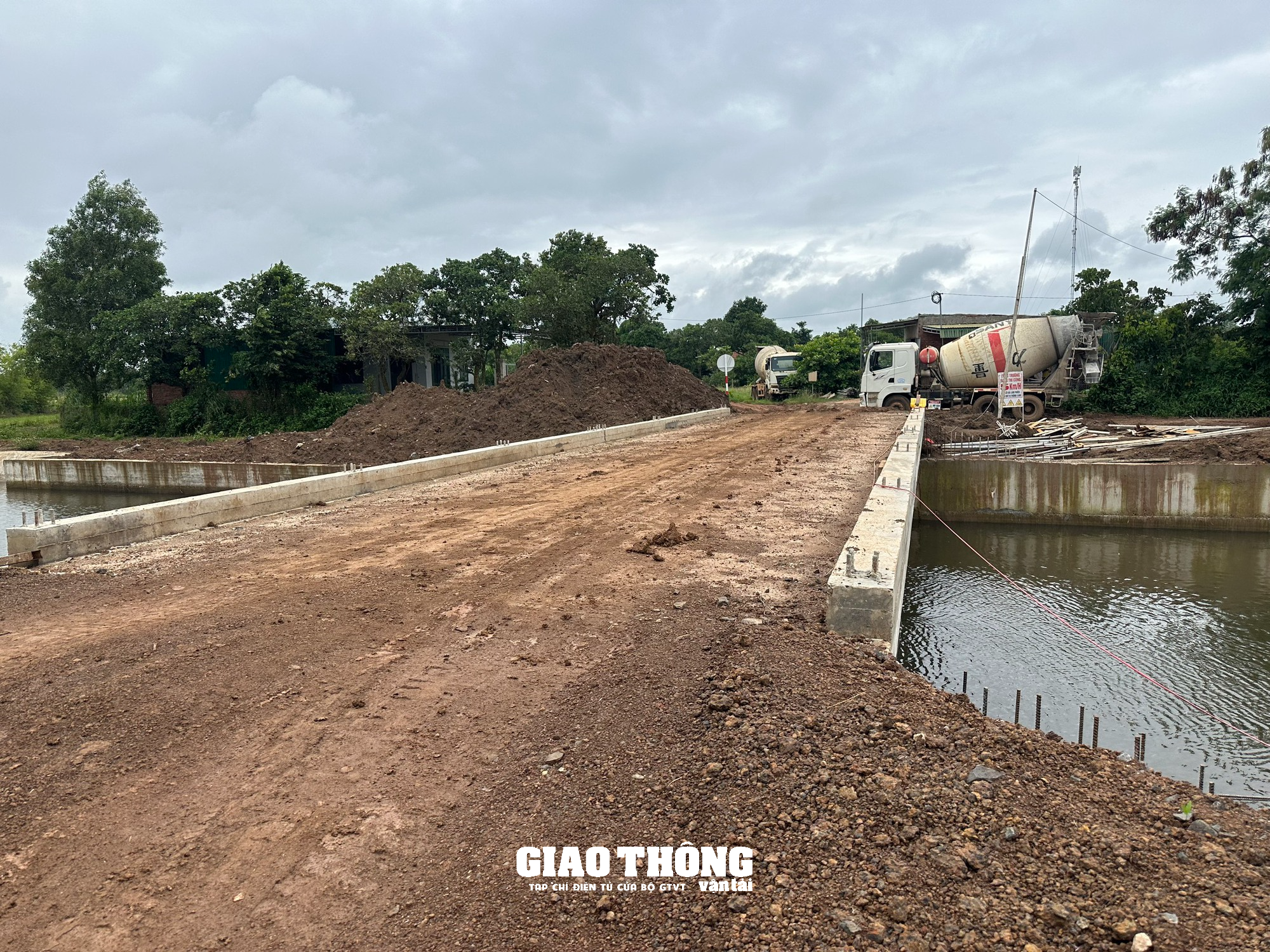 Bất cập xây cầu giới hạn tải trọng 13 tấn "án ngữ" đường có tải trọng 30 tấn ở Đắk Lắk- Ảnh 3.