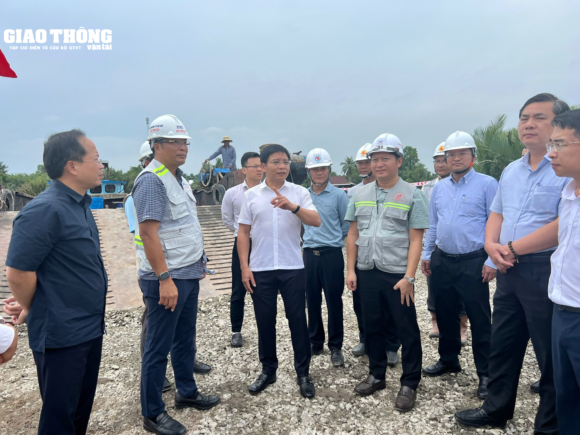 Bộ trưởng Nguyễn Văn Thắng: Xem xét nhân rộng phạm vi thí điểm dùng cát biển tại các dự án giao thông- Ảnh 1.
