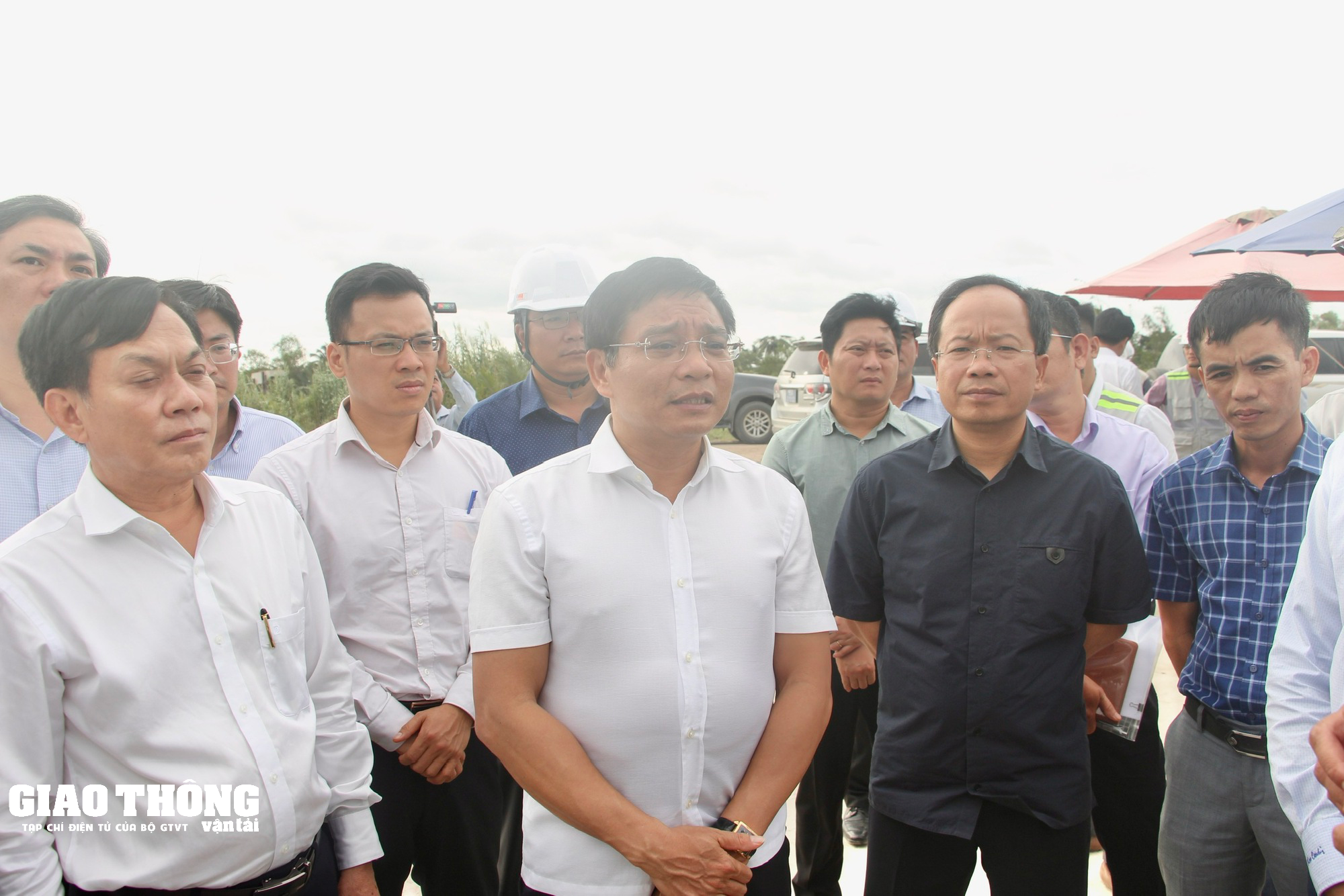 Bộ trưởng Nguyễn Văn Thắng: Kiểm tra công trường cao tốc Cần Thơ - Hậu Giang
- Ảnh 5.