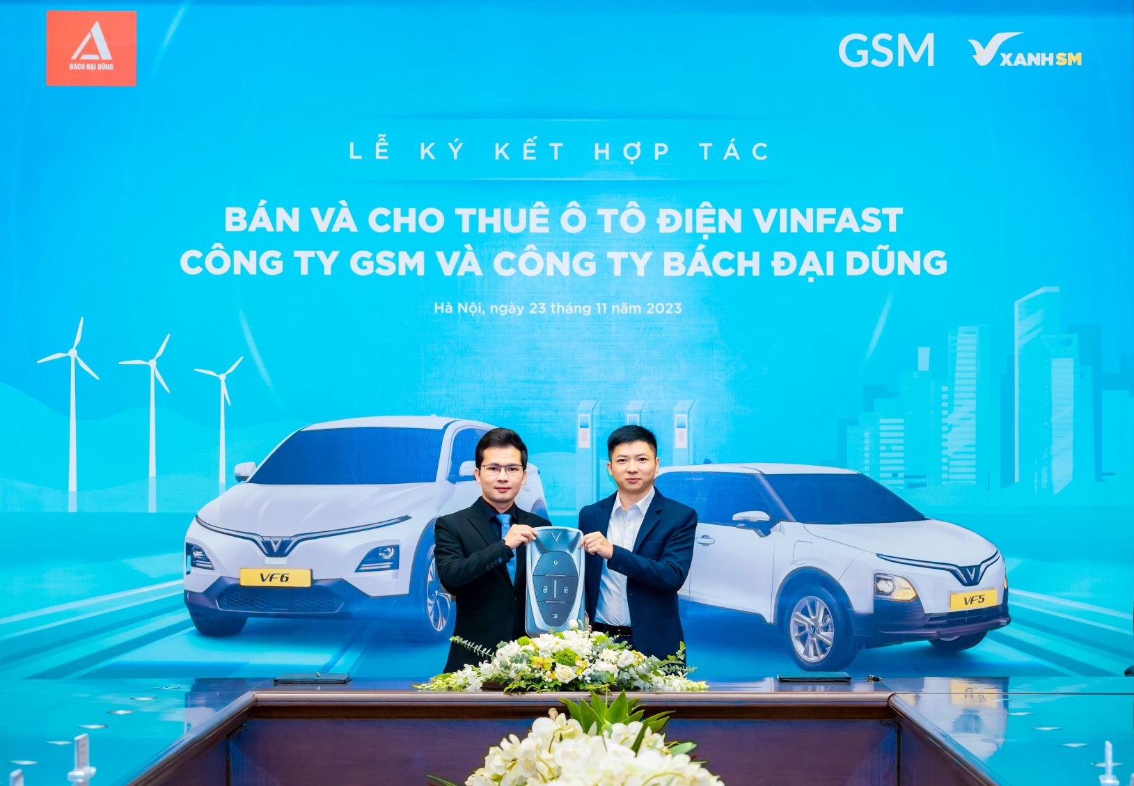 Hãng taxi thuần điện đầu tiên tại Hà Tĩnh mua và thuê 300 ô tô điện VinFast từ GSM- Ảnh 2.