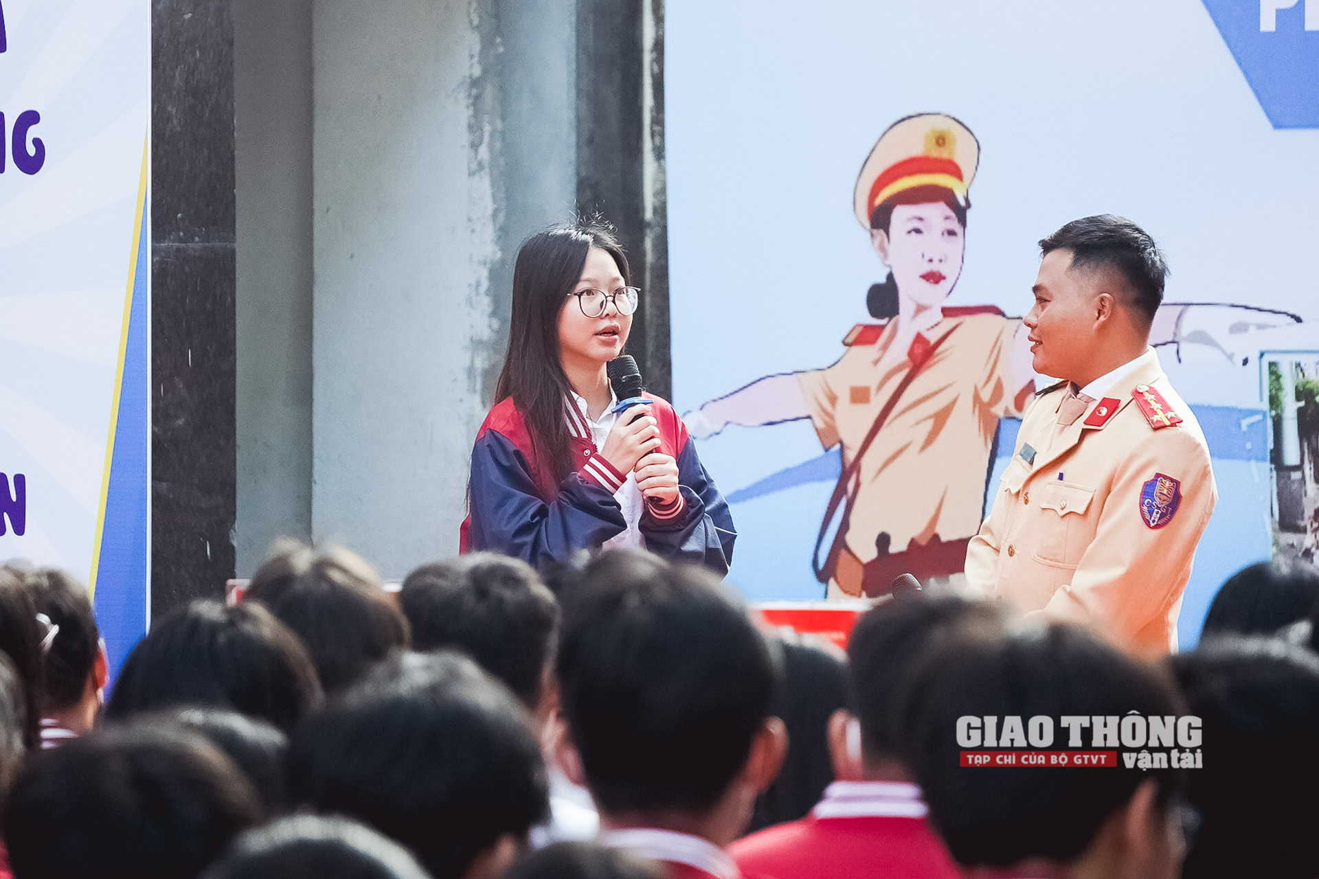 CSGT Hà Nội đối thoại về những nguy cơ khi học sinh dùng xe cơ giới tham gia giao thông - Ảnh 6.