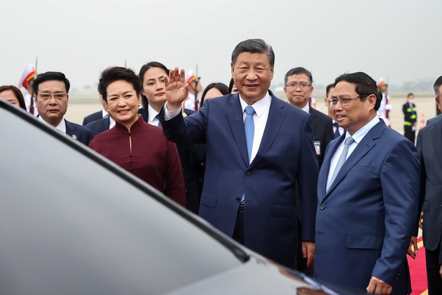 Thủ tướng Phạm Minh Chính ra sân bay đón Tổng Bí thư, Chủ tịch Trung Quốc Tập Cận Bình- Ảnh 4.