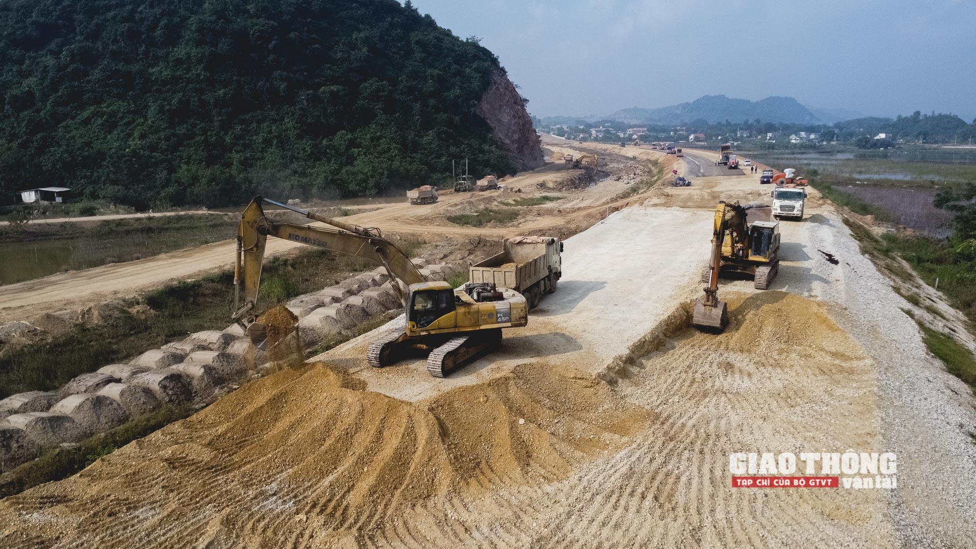 Đủ "chuẩn" làm đường giao thông, cát biển sẽ giải cơn khát thiếu vật liệu ở Đồng bằng sông Cửu Long- Ảnh 2.