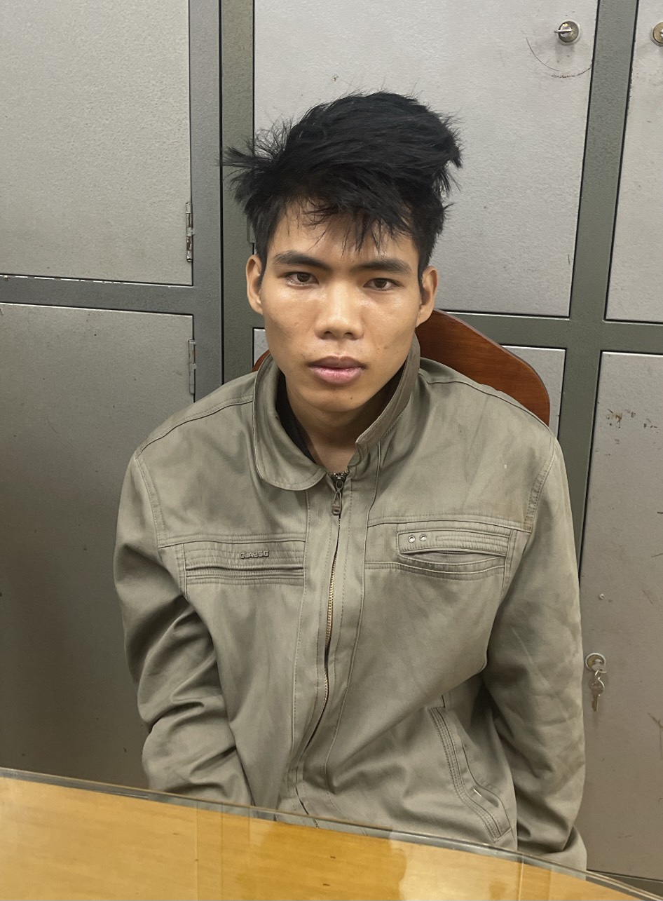 Video bắt nghi phạm giết người, cướp tài sản trốn trên xe khách ở Bình Thuận- Ảnh 1.