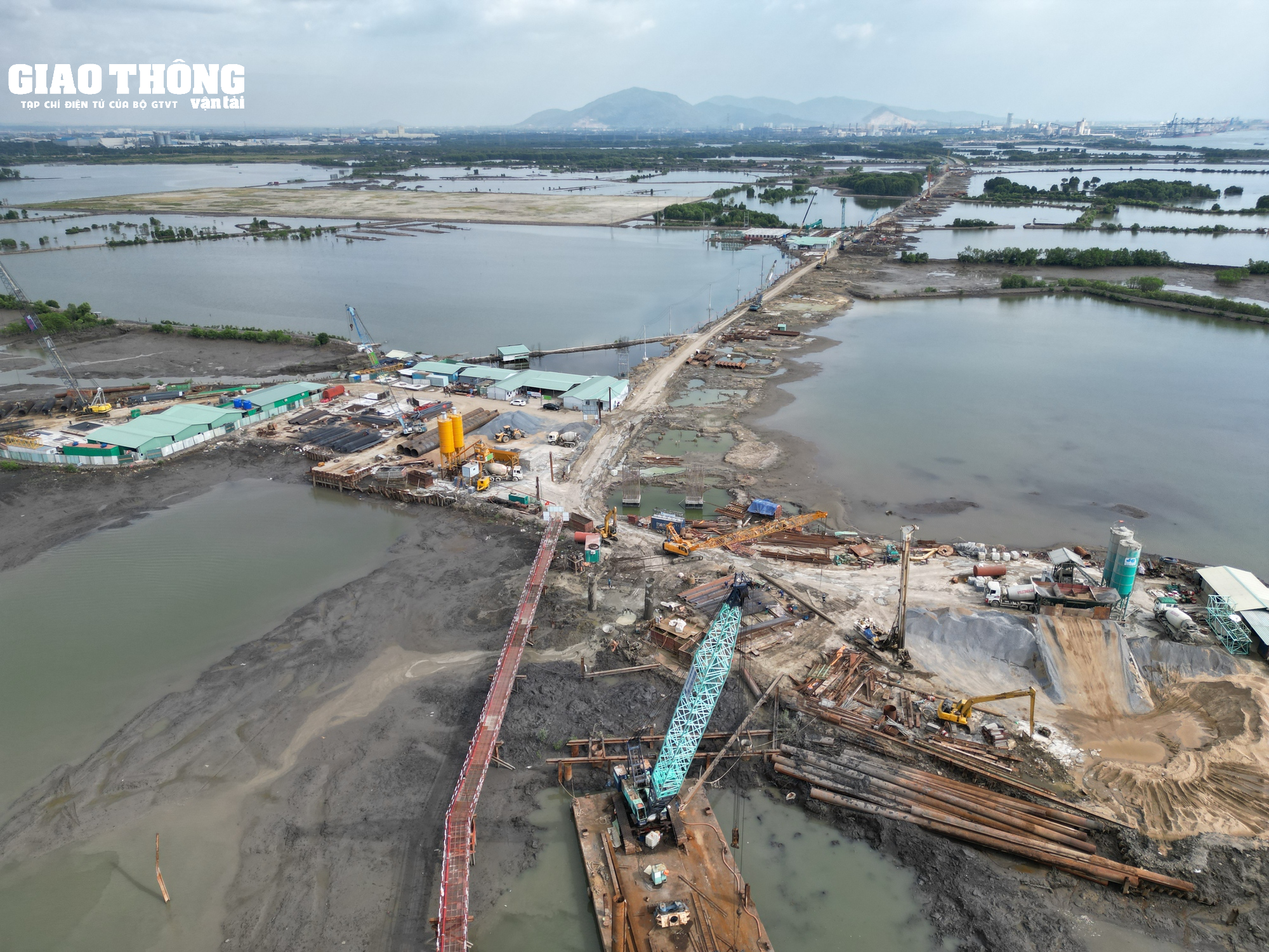 Ảnh: Thi công cầu Phước An có tĩnh không thông thuyền cao nhất Việt Nam- Ảnh 5.