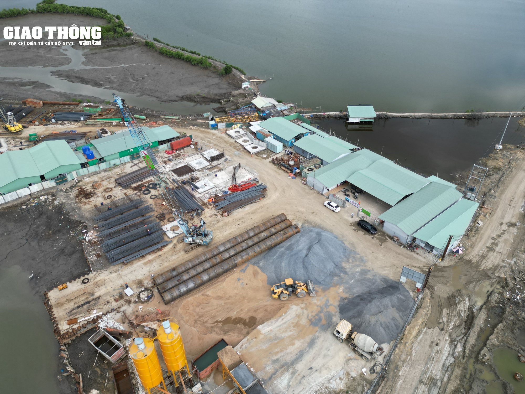 Ảnh: Thi công cầu Phước An có tĩnh không thông thuyền cao nhất Việt Nam- Ảnh 7.