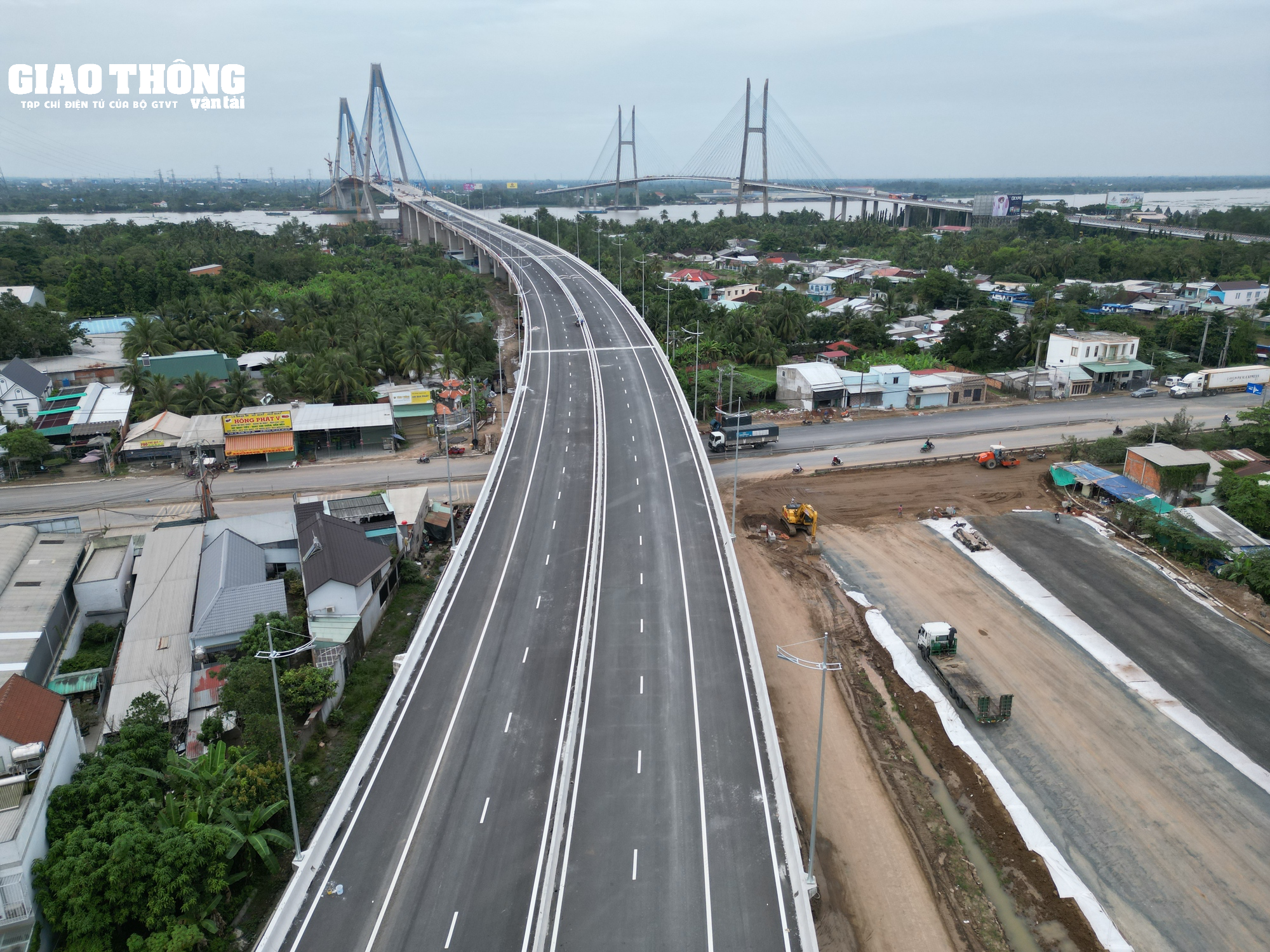 Phương tiện được lưu thông 2 chiều trên cao tốc Mỹ Thuận - Cần Thơ- Ảnh 3.