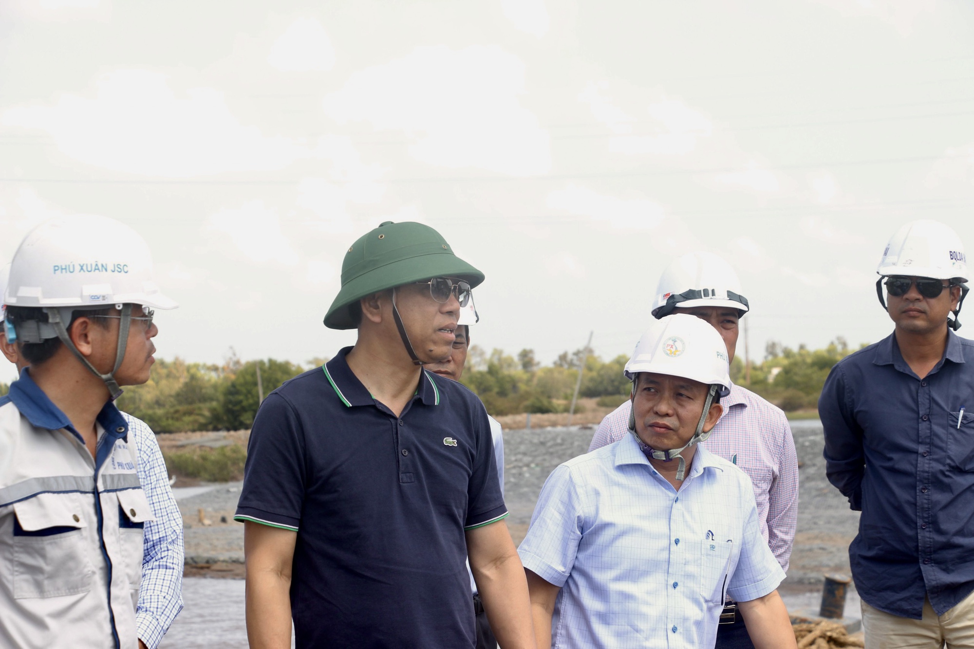 Yêu cầu thay thế nhà thầu Mỹ Đà tại Dự án nâng cấp luồng sông Hậu 2 - Ảnh 1.
