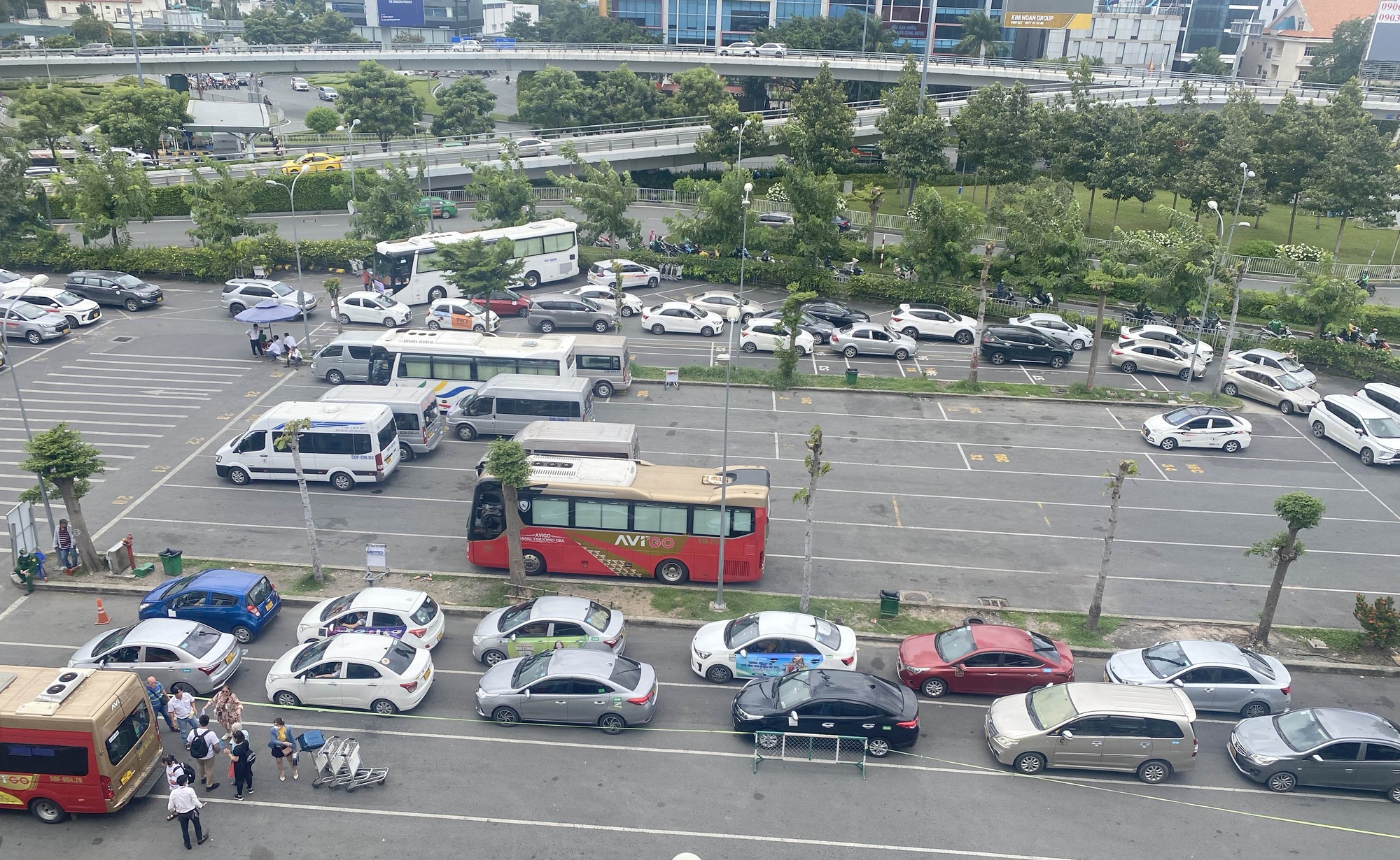 Nhà xe TCP &quot;lên tiếng&quot; việc áp dụng mức thu phí taxi vào sân bay Tân Sơn Nhất đón khách - Ảnh 5.