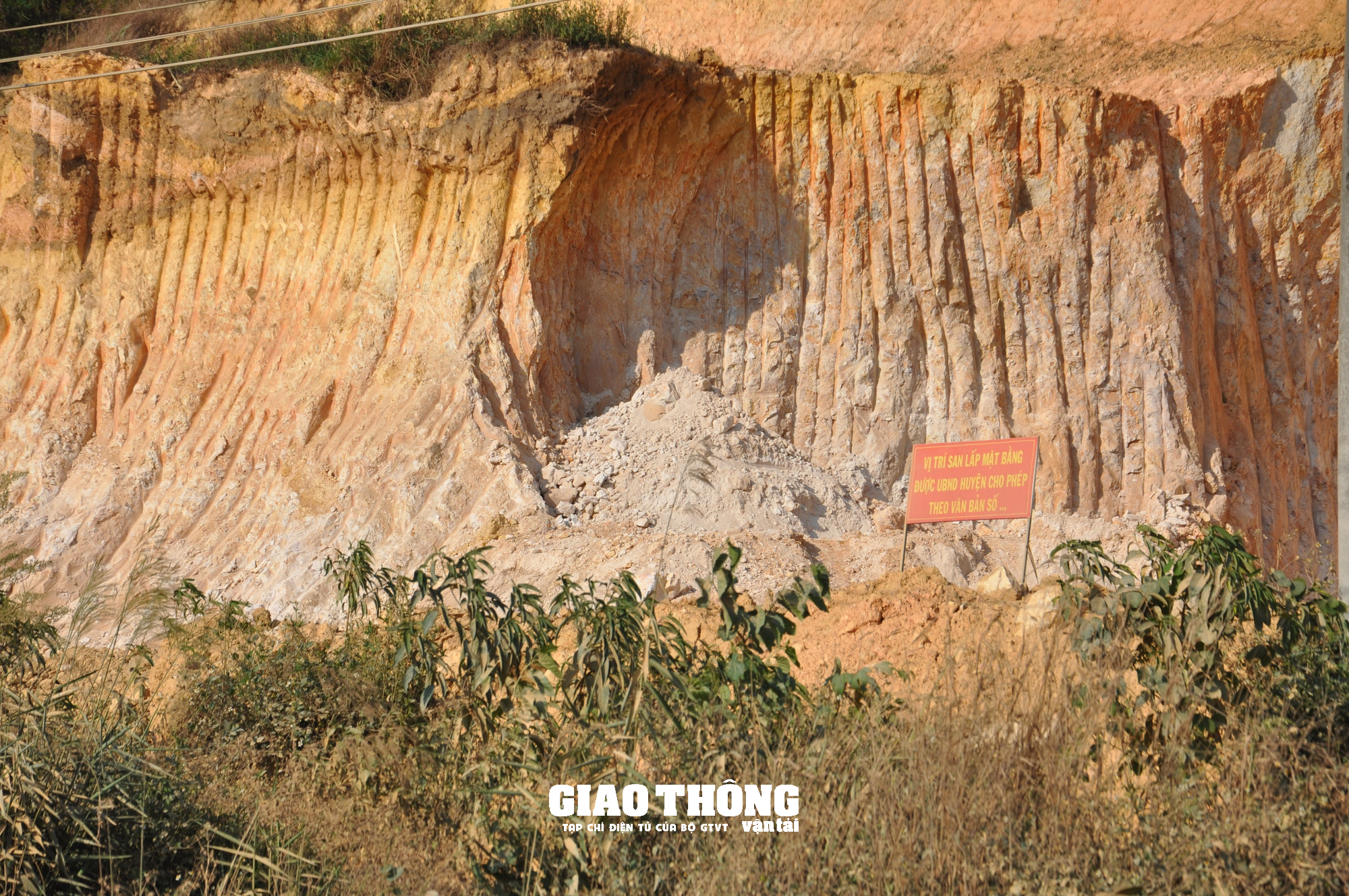 Nhức nhối nạn đào, san lấp mặt bằng xâm phạm hành lang tuyến QL27, ĐT724 ở Lâm Đồng - Ảnh 4.