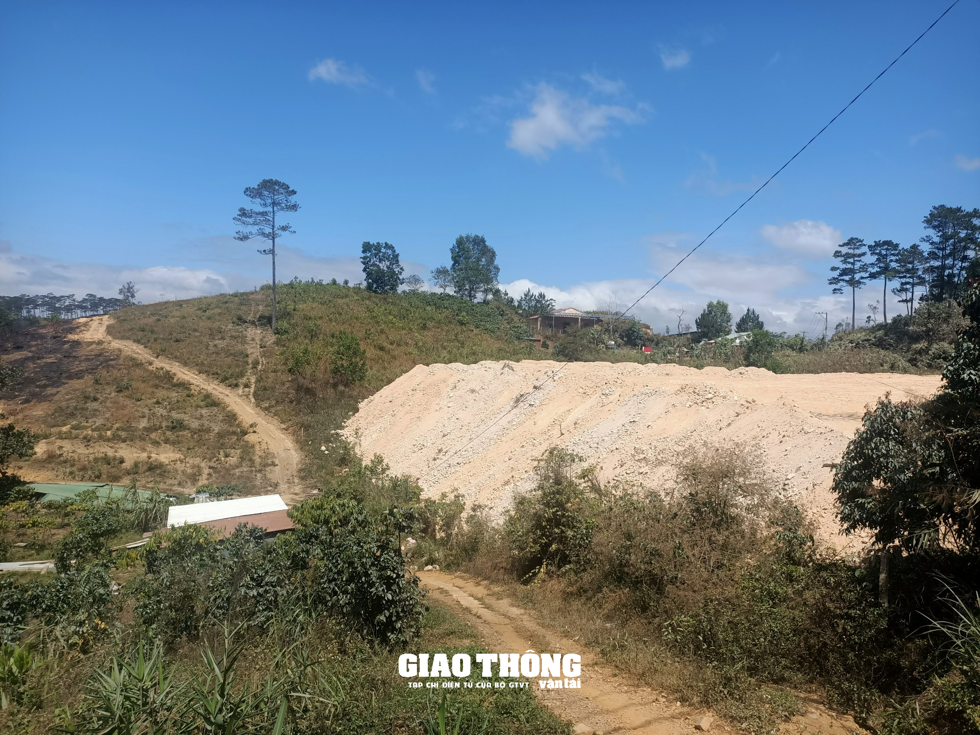 Nhức nhối nạn đào, san lấp mặt bằng xâm phạm hành lang tuyến QL27, ĐT724 ở Lâm Đồng - Ảnh 22.