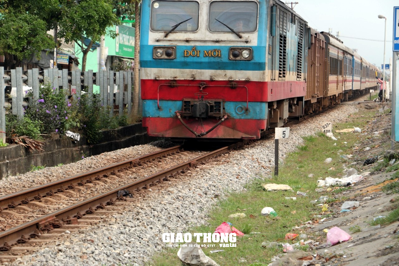 Nỗ lực giải tỏa hành lang an toàn giao thông đường sắt qua Đà Nẵng - Ảnh 11.