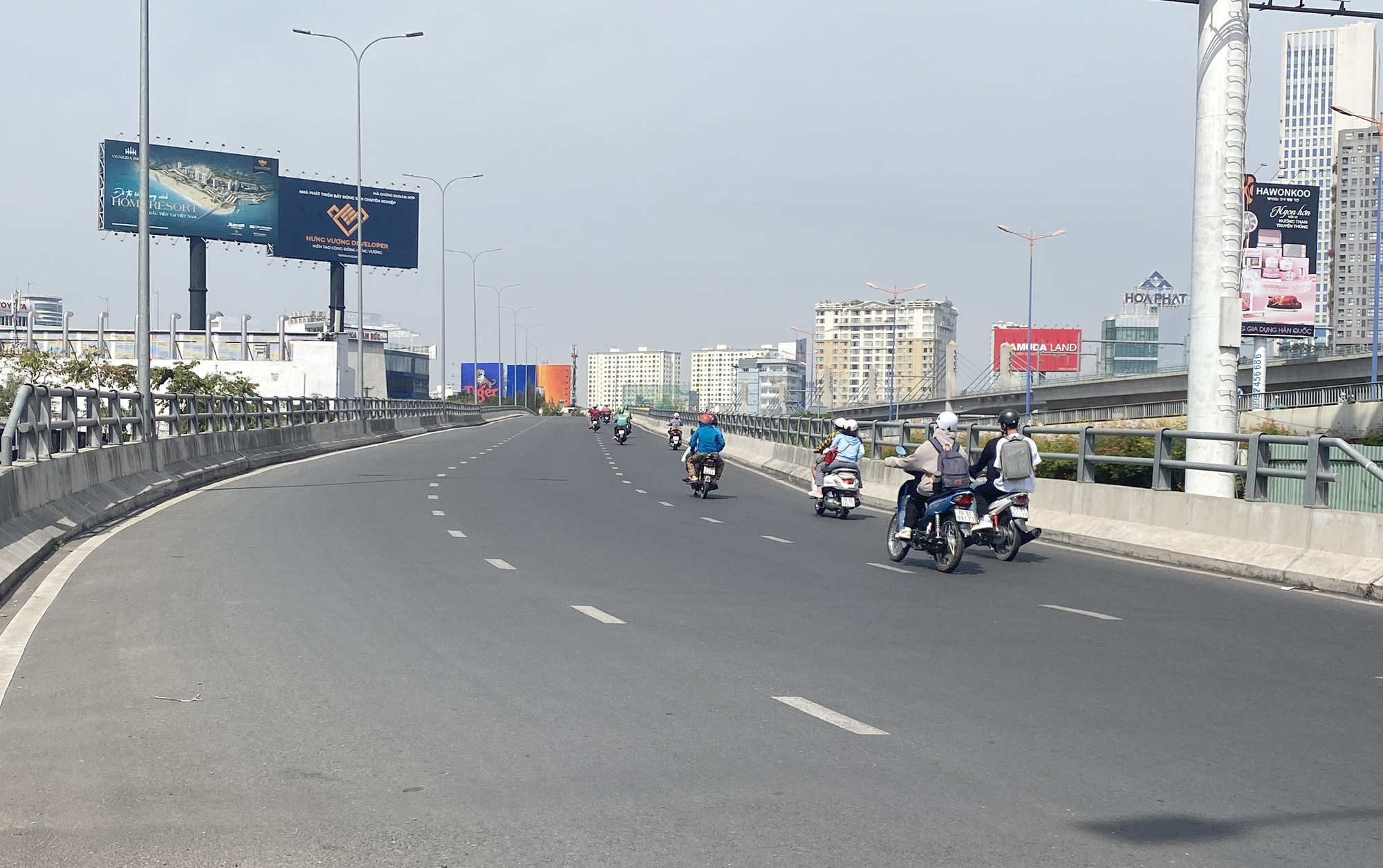 TP.HCM: Ô tô được phép lưu thông trên cầu vượt Nguyễn Hữu Cảnh từ ngày 5/3 - Ảnh 4.