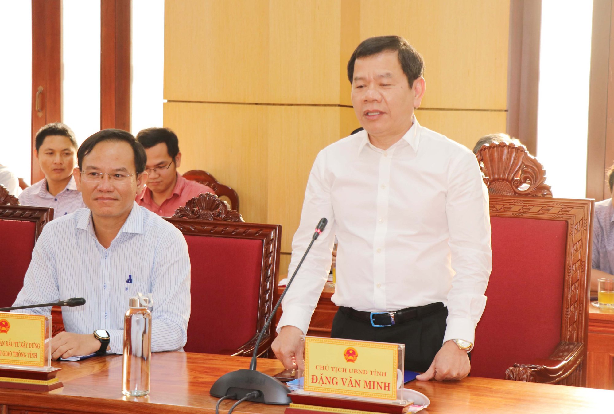Bộ trưởng Bộ GTVT gỡ khó thi công tuyến cao tốc Bắc-Nam qua Quảng Ngãi - Ảnh 2.