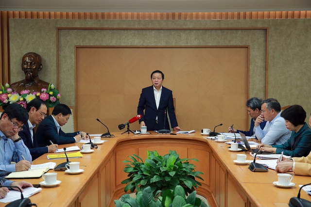 Phó Thủ tướng Trần Hồng Hà chỉ đạo giải quyết tình trạng ùn tắc đăng kiểm - Ảnh 1.