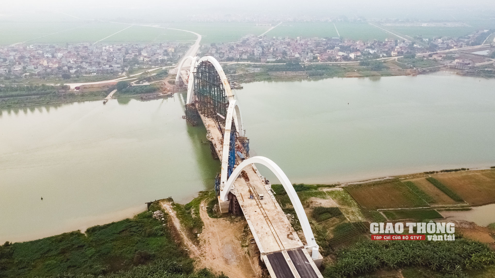 Phóng sự ảnh: Mục sở thị cầu vòm thép cao nhất Việt Nam chuẩn bị khánh thành - Ảnh 2.