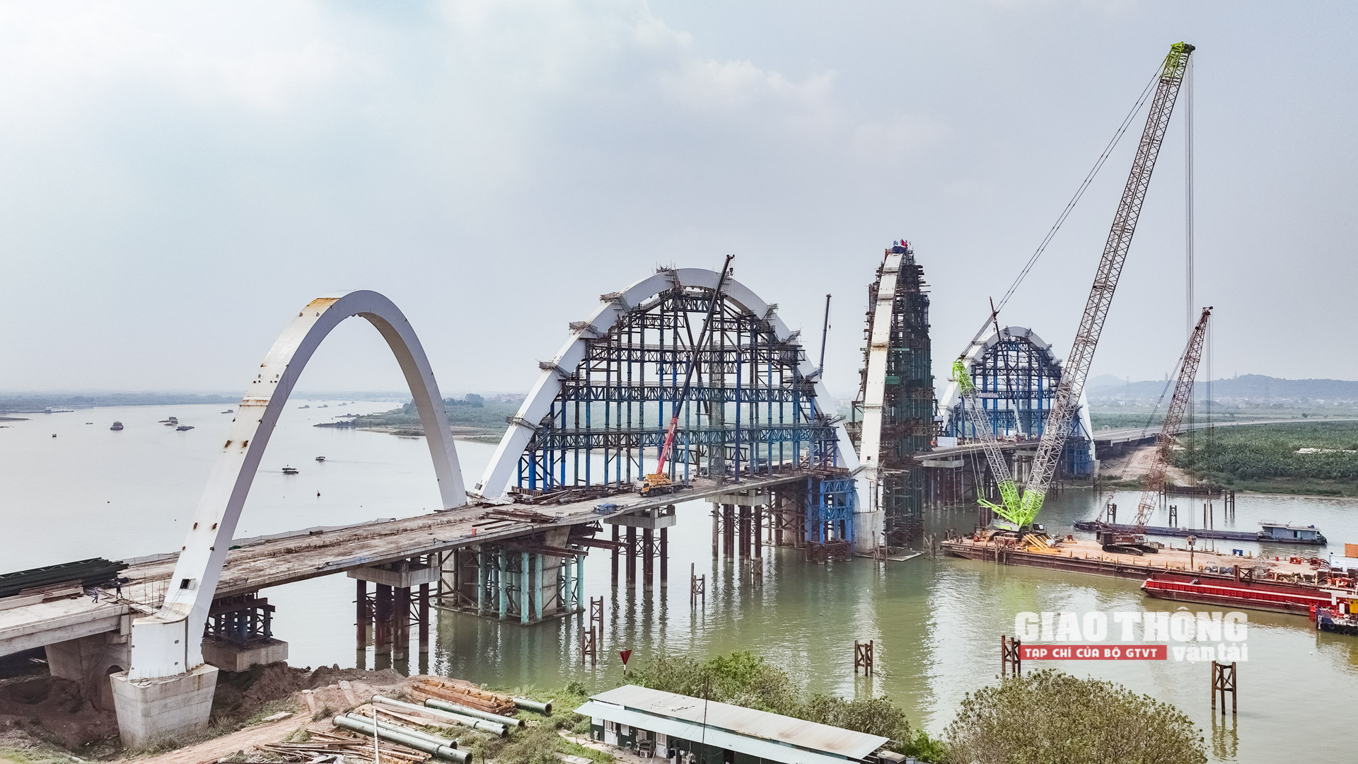 Phóng sự ảnh: Mục sở thị cầu vòm thép cao nhất Việt Nam chuẩn bị khánh thành - Ảnh 3.